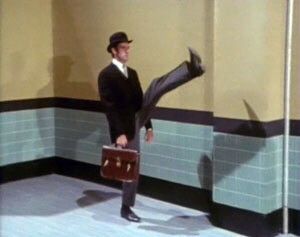 Vintage Vintage Monty Pyton “The Ministry Of Silly Walks” Size US L / EU 52-54 / 3 - 14 Thumbnail