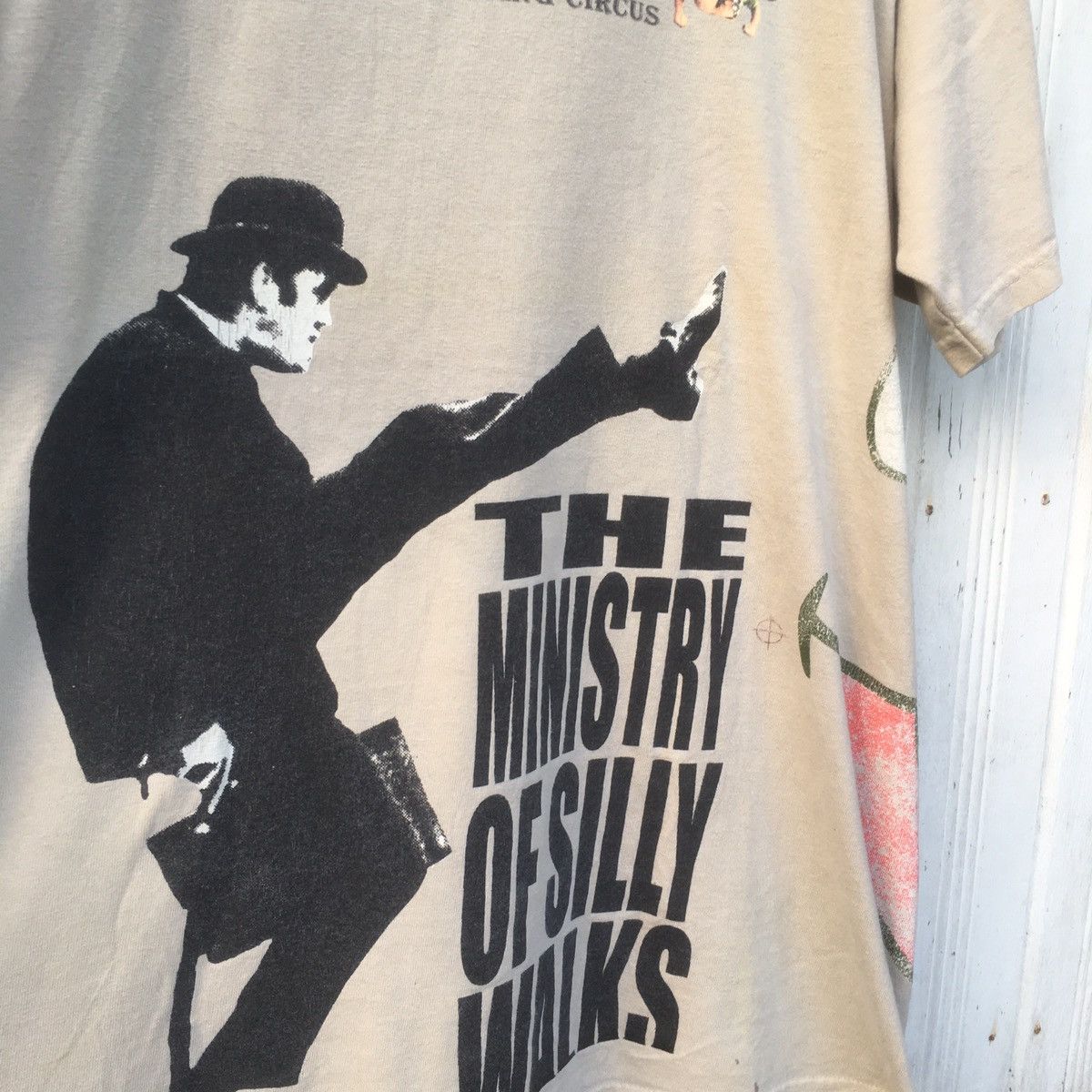 Vintage Vintage Monty Pyton “The Ministry Of Silly Walks” Size US L / EU 52-54 / 3 - 6 Thumbnail