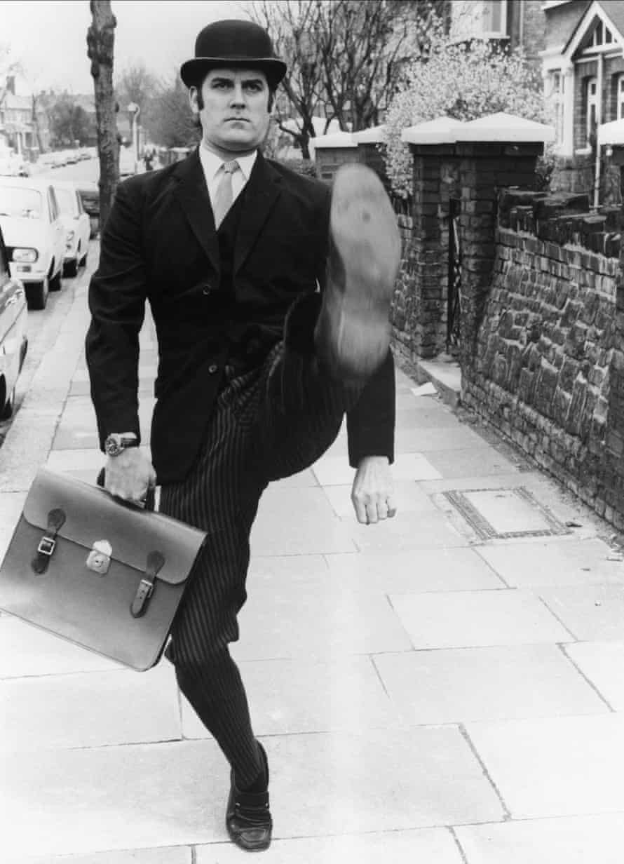 Vintage Vintage Monty Pyton “The Ministry Of Silly Walks” Size US L / EU 52-54 / 3 - 13 Thumbnail