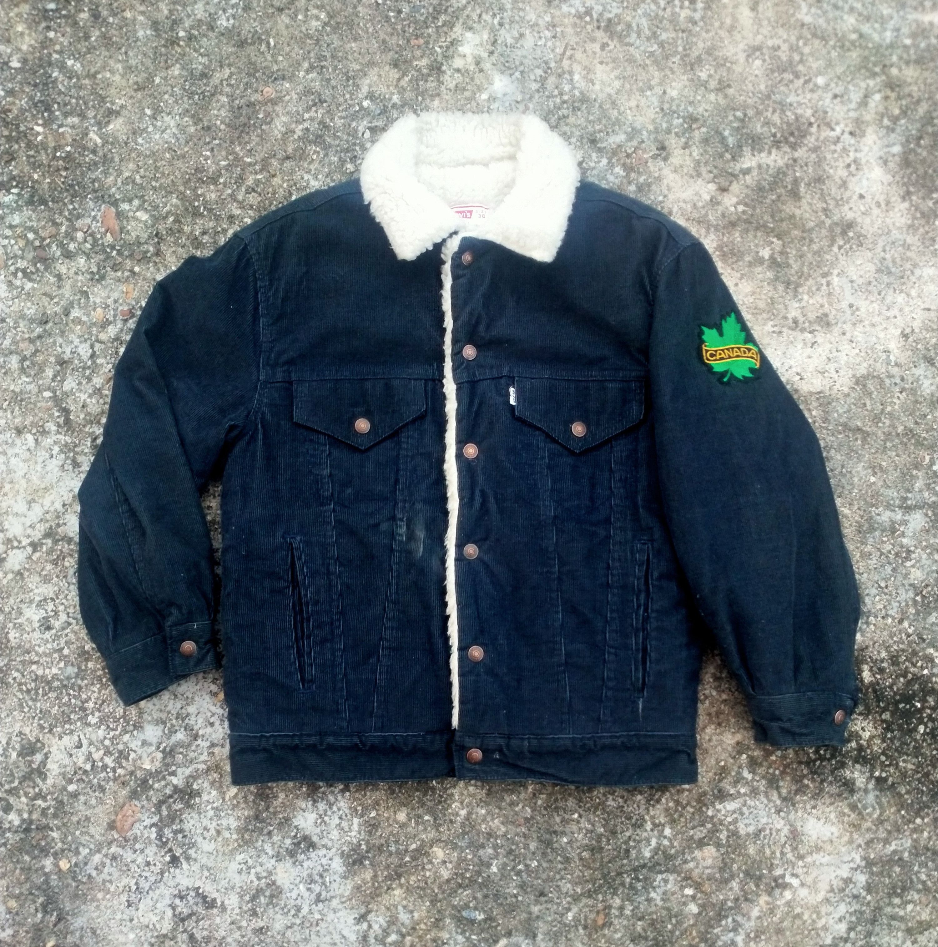 VINTAGE LEVIS WHITE TAB SHERPA BUTTON UP DENIM JACKET