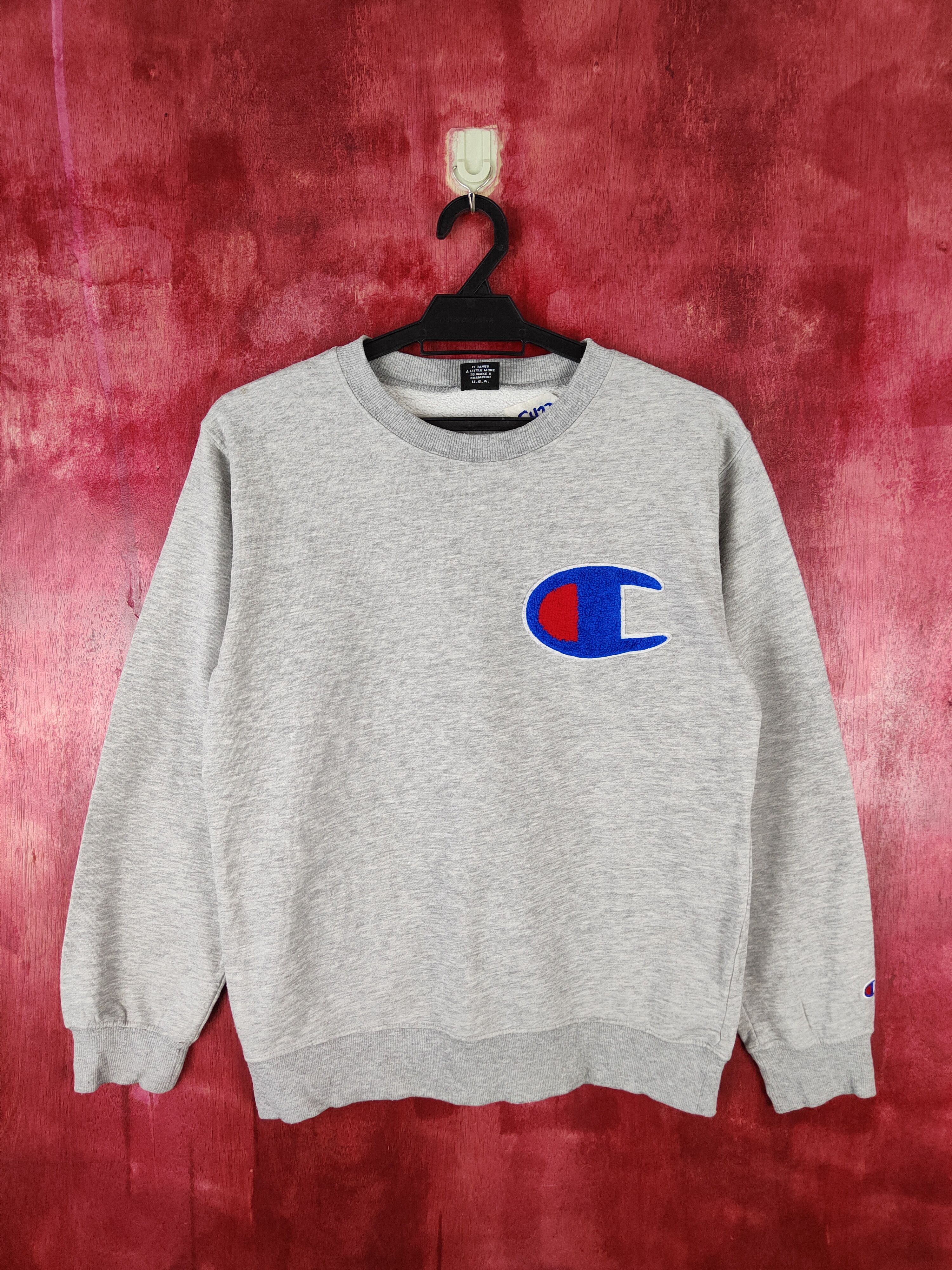 Champion × Japanese Brand × Vintage Champion vintage big logo Gray Sweatshirt #5322 Size S / US 4 / IT 40 - 1 Thumbnail