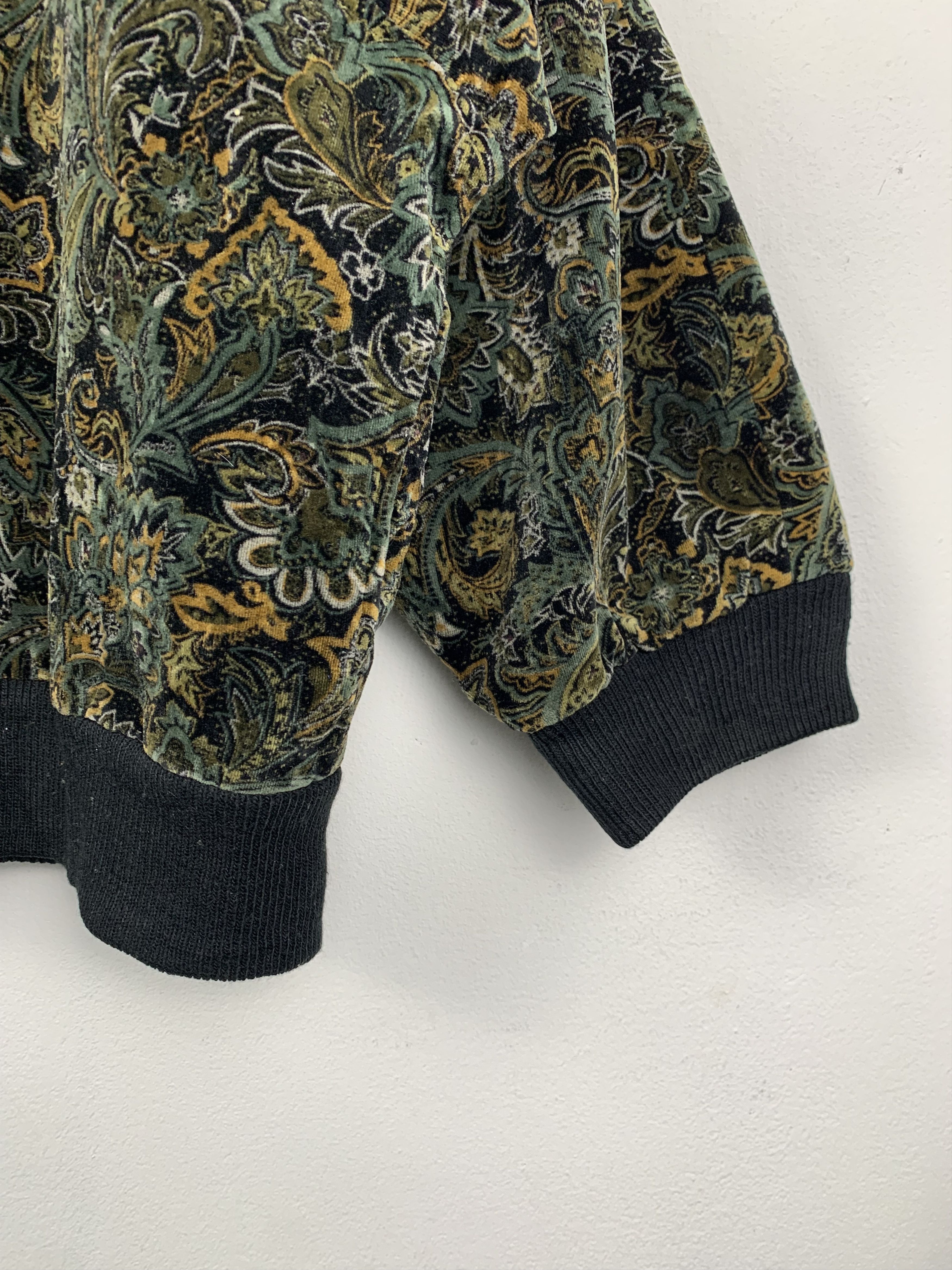 Vintage Vintage Bern Paisley Velvet Jacket J1423 Size US M / EU 48-50 / 2 - 5 Thumbnail