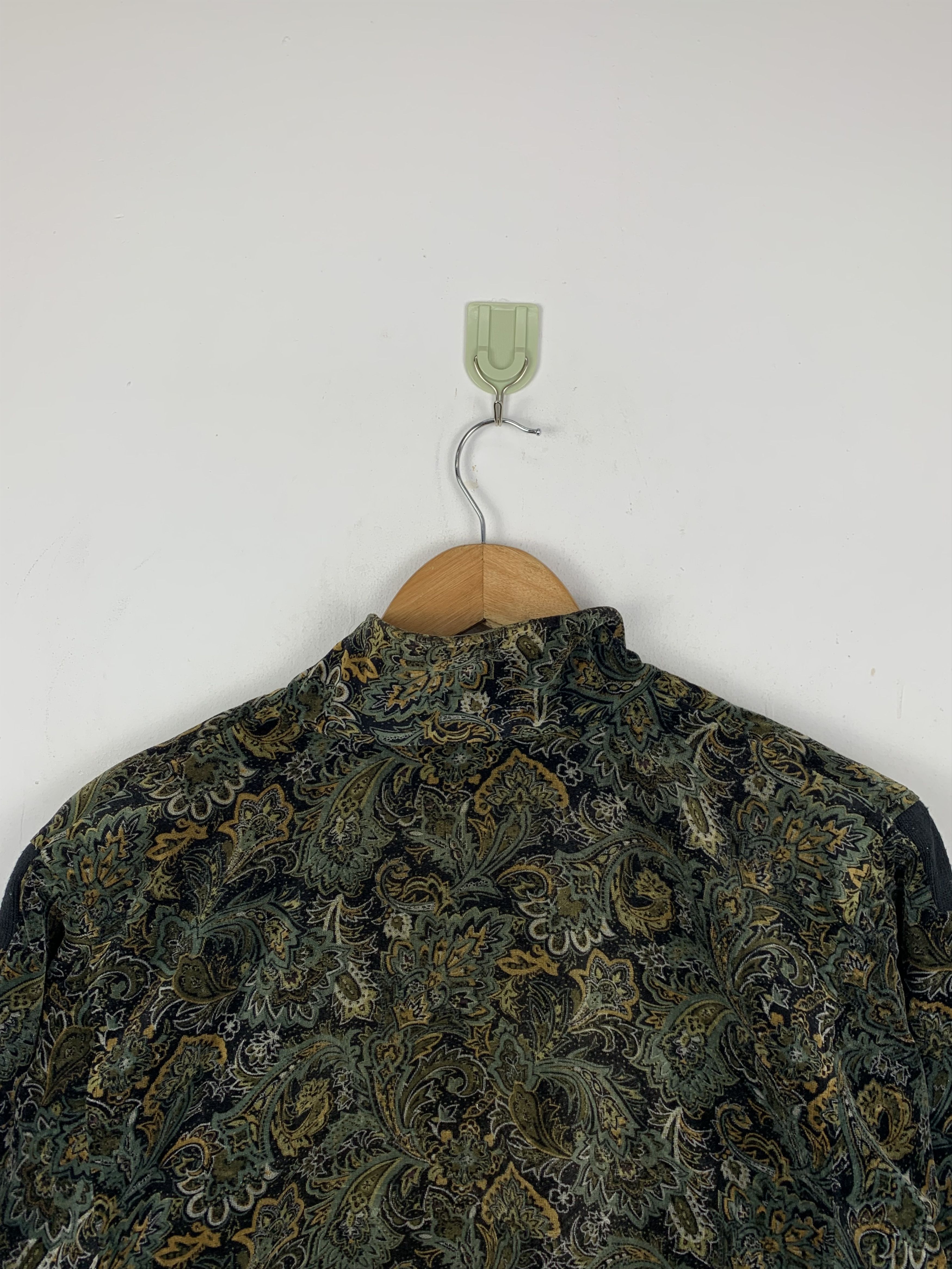 Vintage Vintage Bern Paisley Velvet Jacket J1423 Size US M / EU 48-50 / 2 - 4 Thumbnail