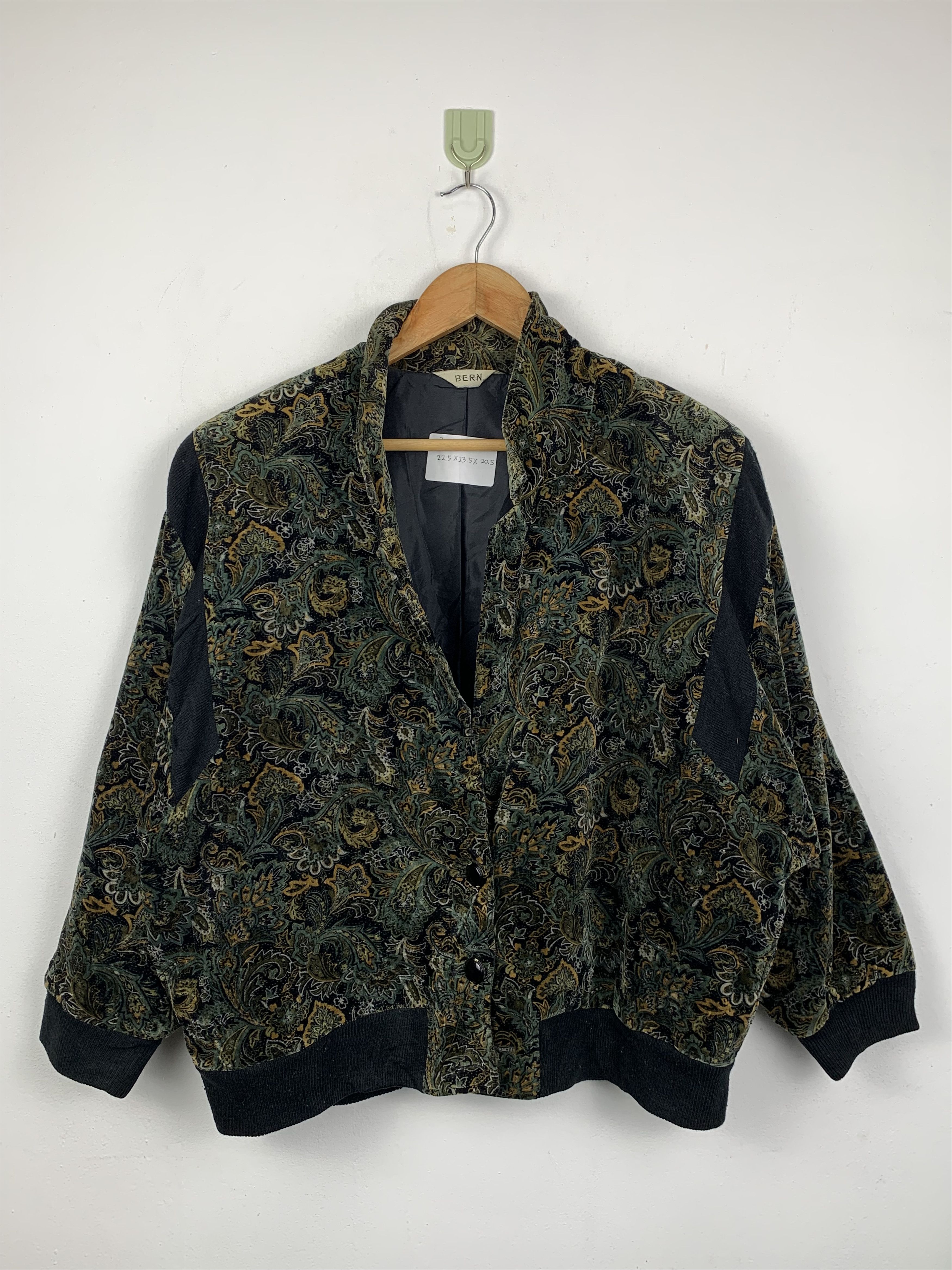 Vintage Vintage Bern Paisley Velvet Jacket J1423 Size US M / EU 48-50 / 2 - 1 Thumbnail