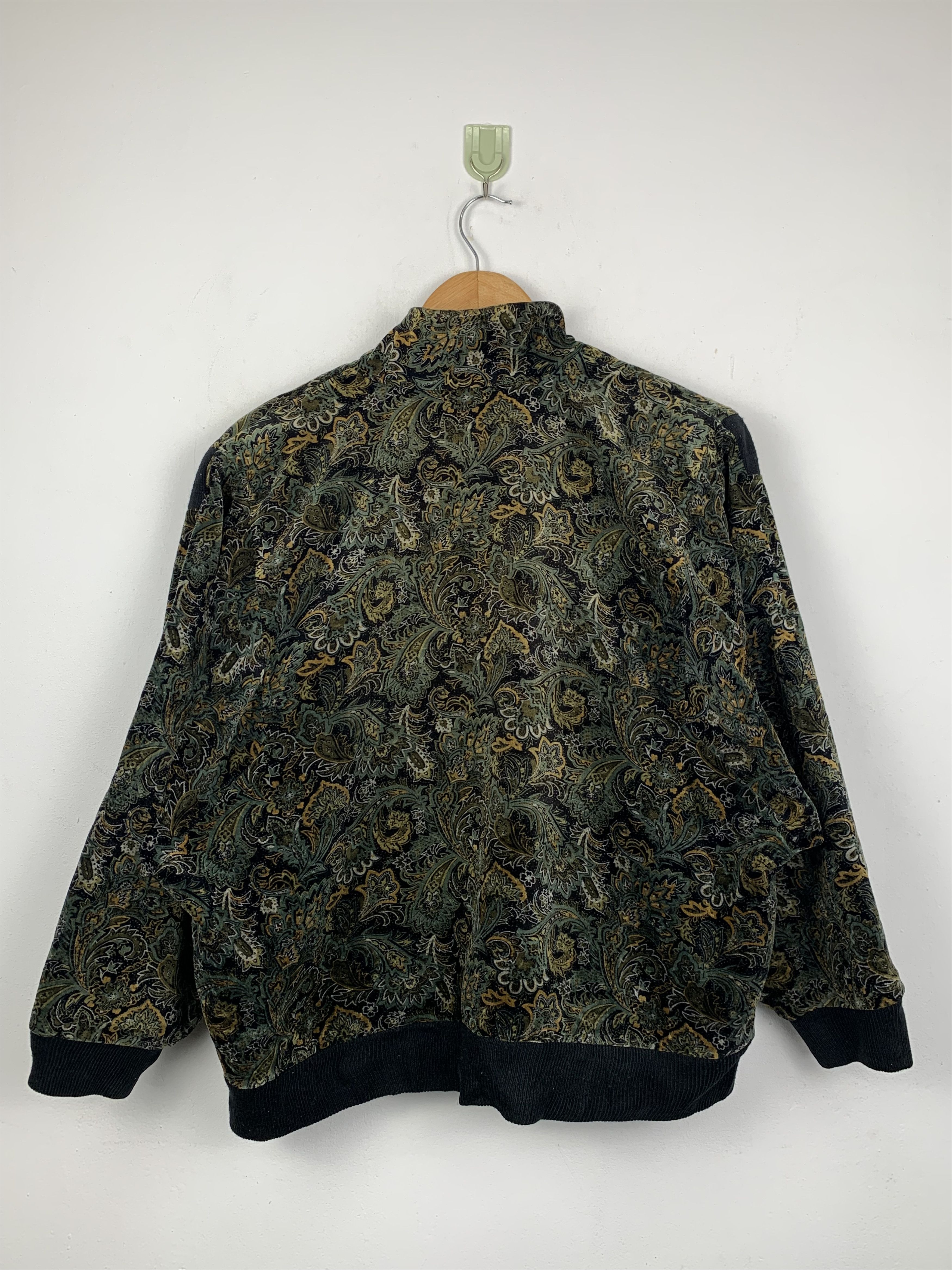 Vintage Vintage Bern Paisley Velvet Jacket J1423 Size US M / EU 48-50 / 2 - 3 Thumbnail