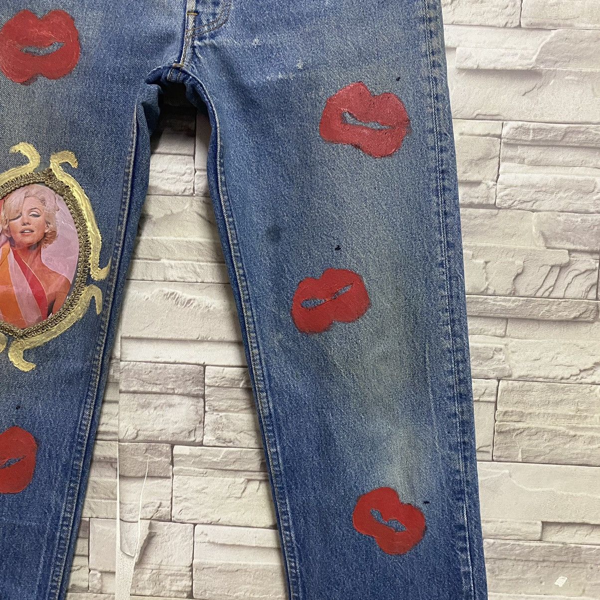 Levi's VELVET OVERHIGH'M DMX x LEVIS Monroe Portrait Reworked Jeans Size US 29 - 7 Thumbnail