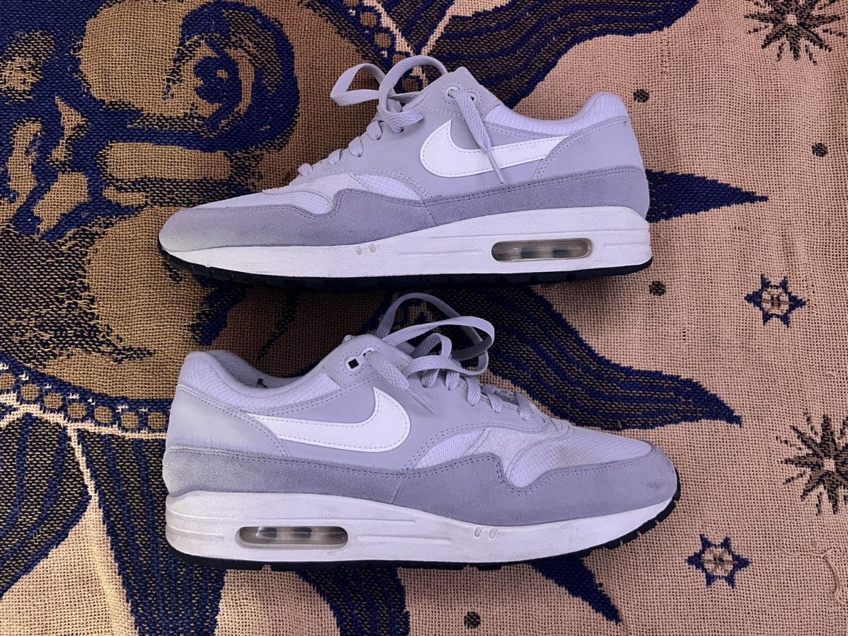 grey nike air max 1