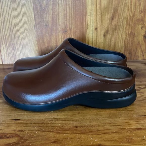 Other Klogs Mens Chestnut Brown Loafers size 11 Size US 11 / EU 44 - 6 Thumbnail