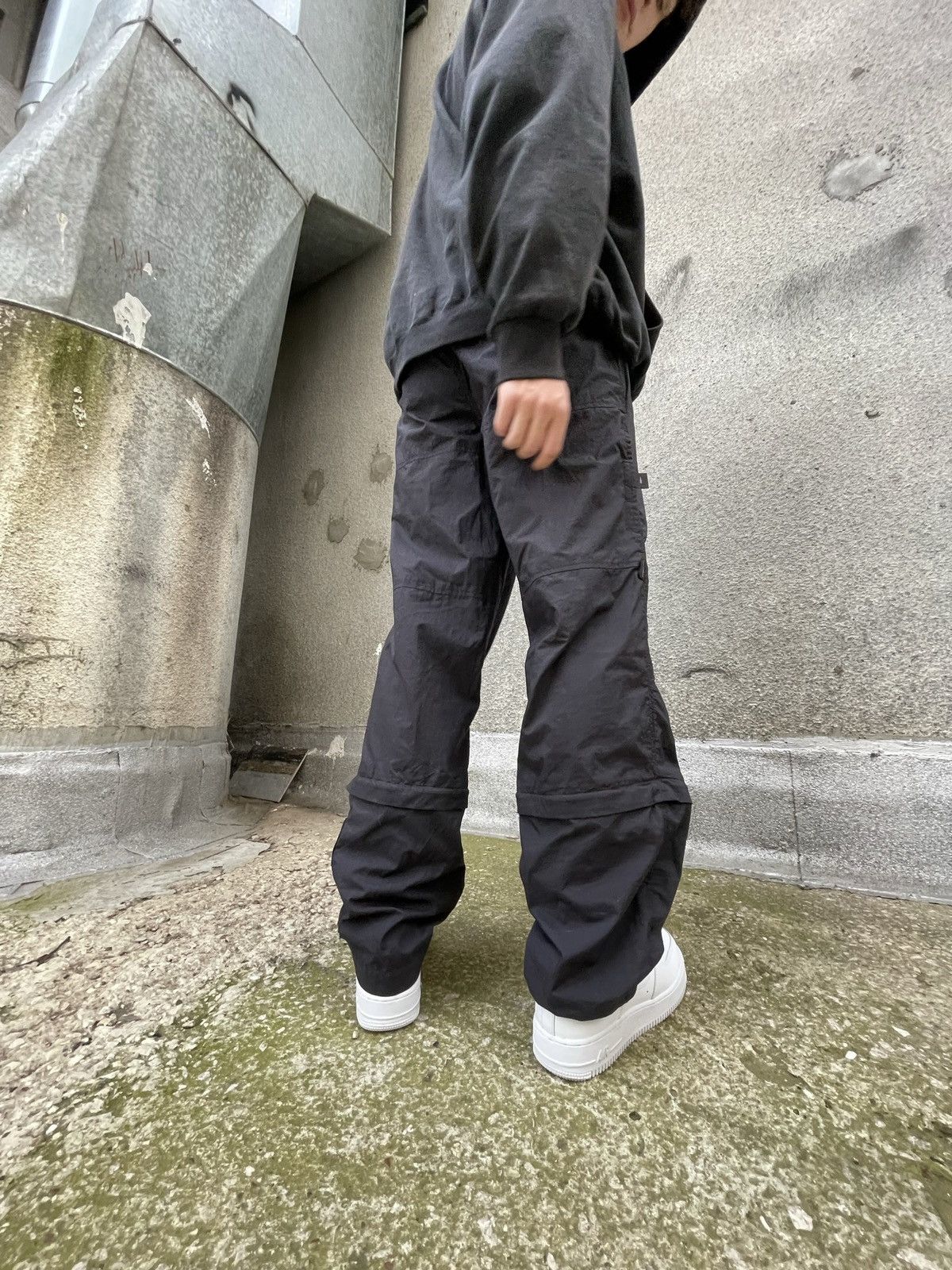 Nike Vintage Nike ACG track pants black nylon transformer Size US 30 / EU 46 - 2 Thumbnail