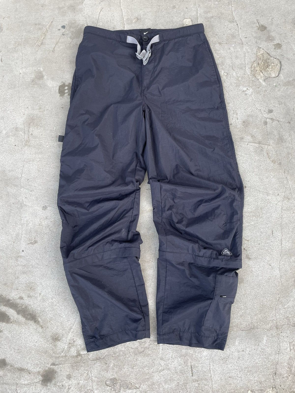 Nike Vintage Nike ACG track pants black nylon transformer Size US 30 / EU 46 - 4 Thumbnail