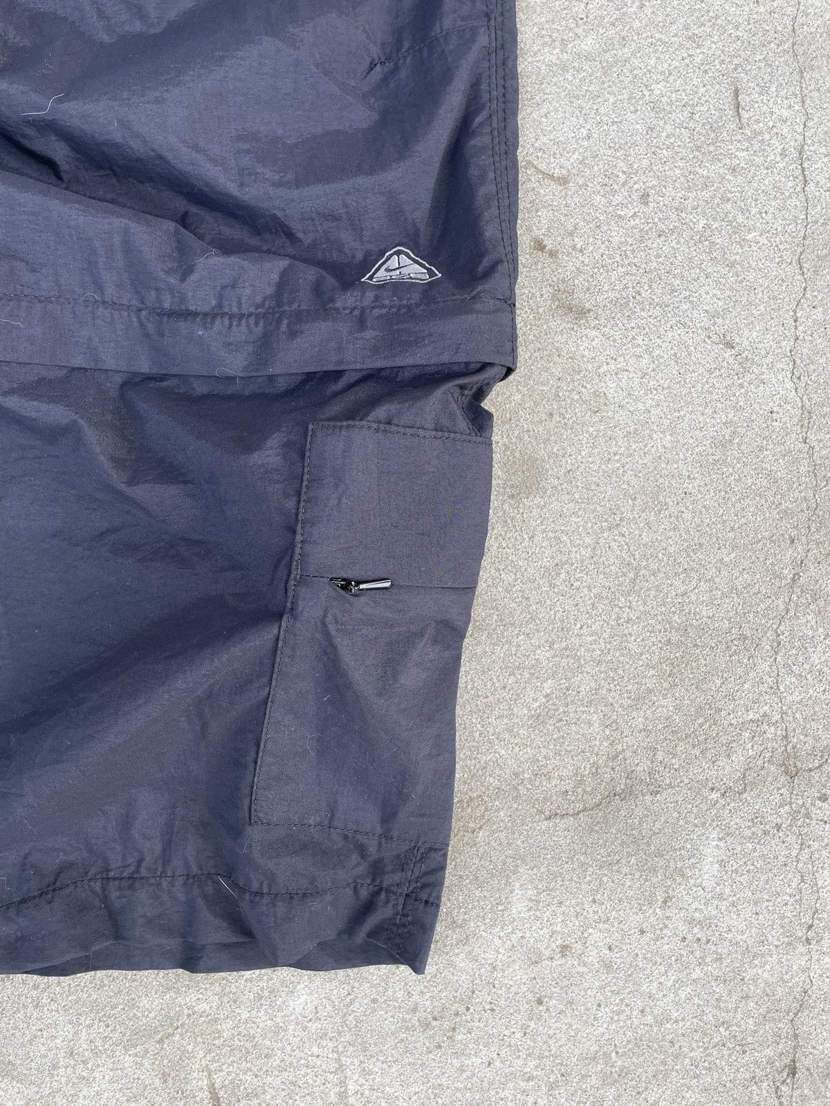 Nike Vintage Nike ACG track pants black nylon transformer Size US 30 / EU 46 - 5 Thumbnail