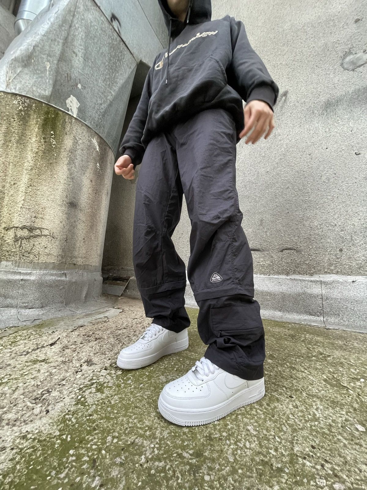 Nike Vintage Nike ACG track pants black nylon transformer Size US 30 / EU 46 - 1 Thumbnail