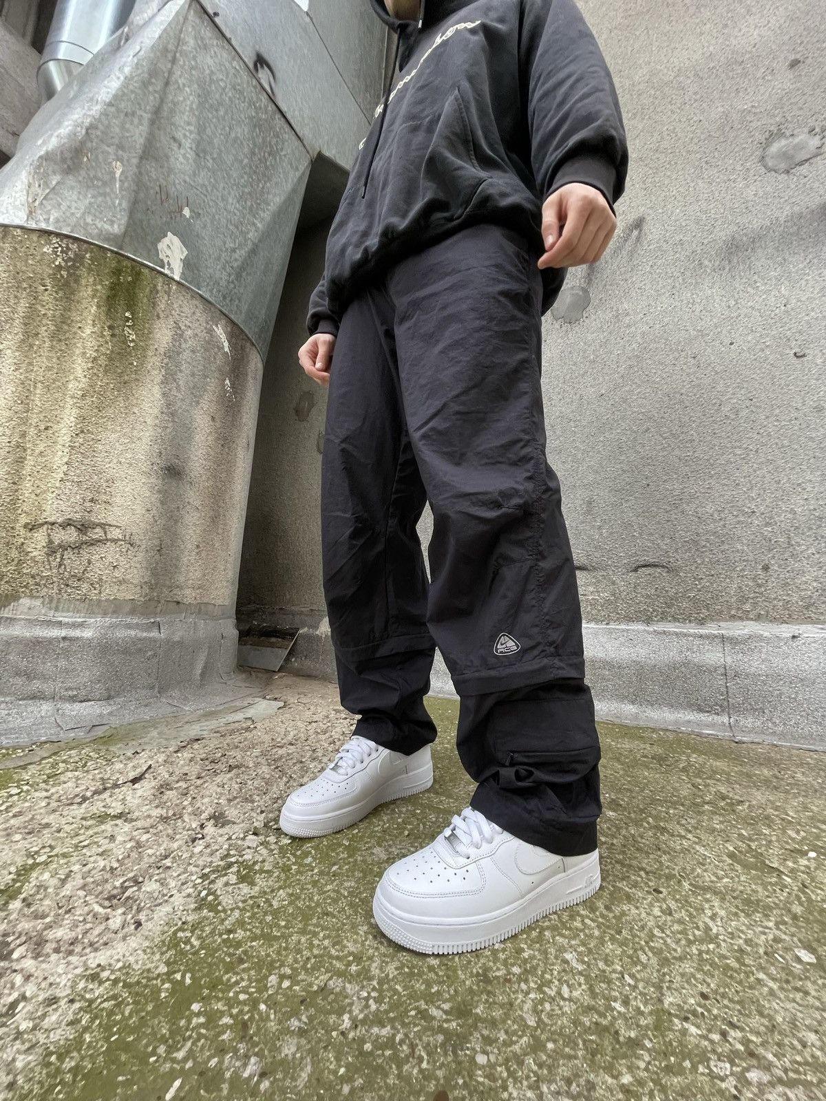Nike Vintage Nike ACG track pants black nylon transformer Size US 30 / EU 46 - 14 Thumbnail