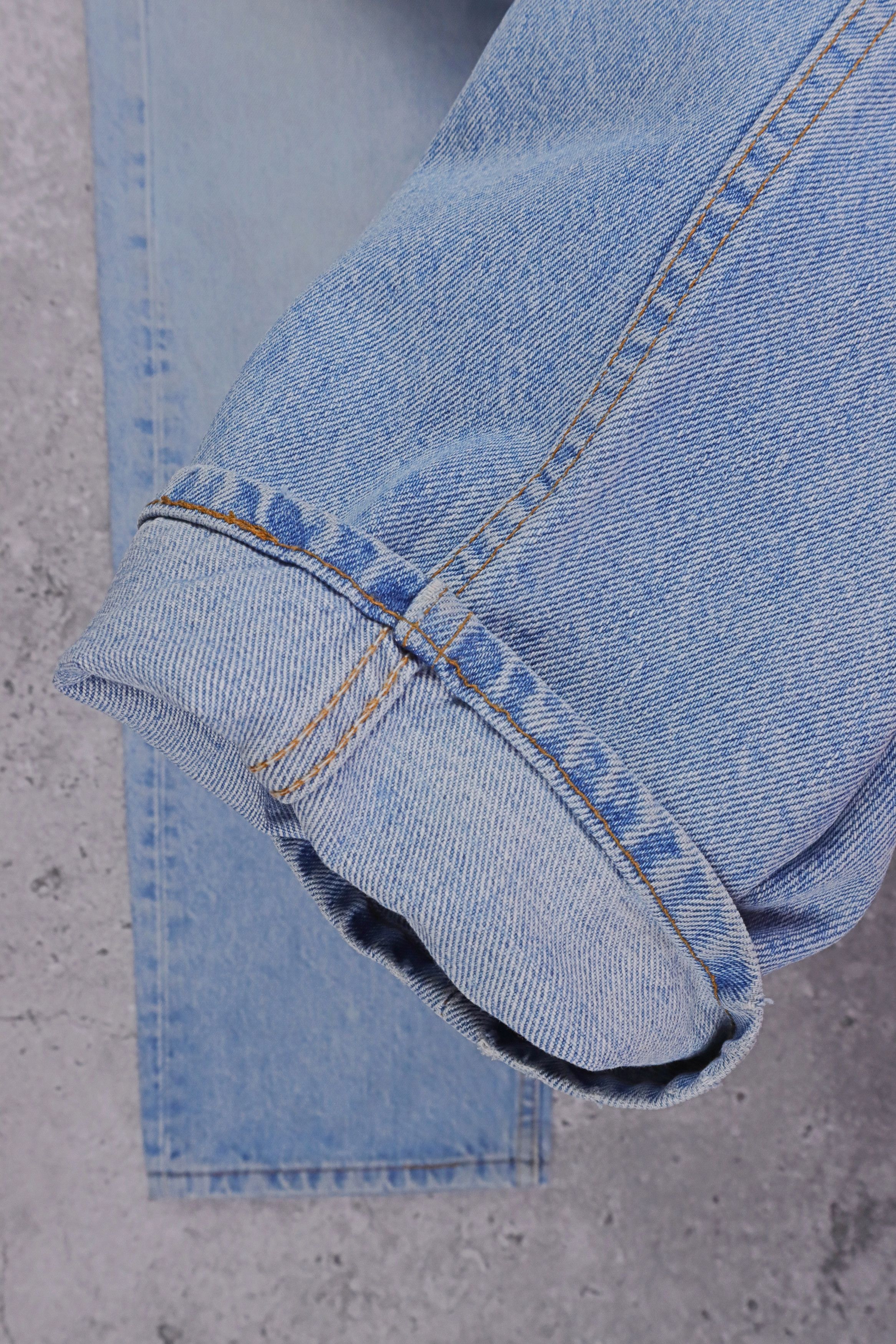 Levi's Levis 501 Made in USA Light Wash Button Fly Denim Jeans Size US 33 - 7 Thumbnail