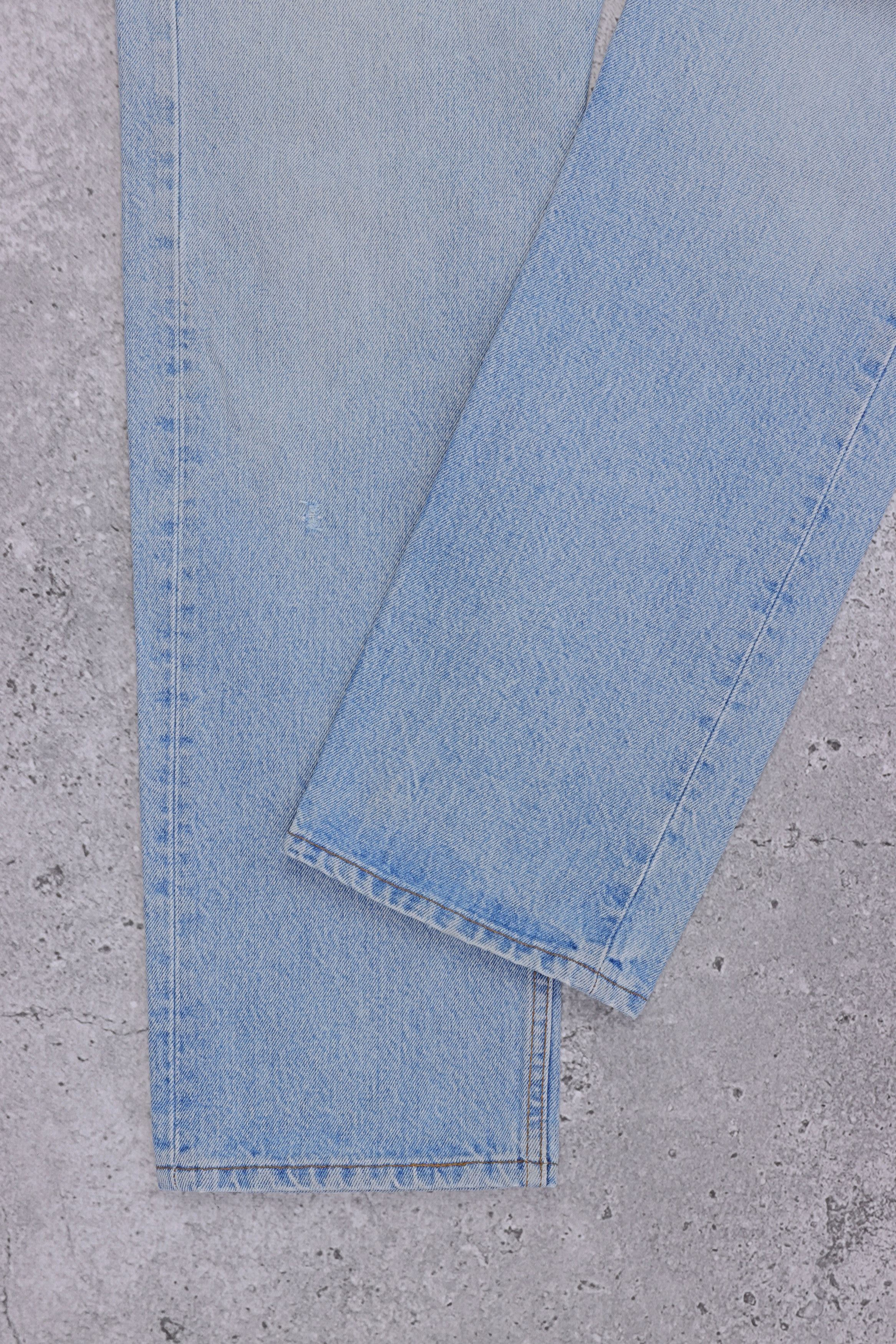 Levi's Levis 501 Made in USA Light Wash Button Fly Denim Jeans Size US 33 - 6 Thumbnail