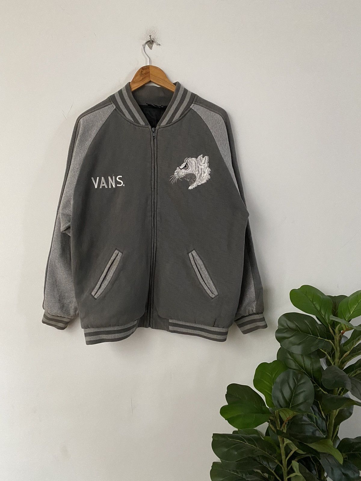 Vans × Vintage VANS USA Kenye West Sukajan jacket tiger big Logo Size US M / EU 48-50 / 2 - 11 Thumbnail