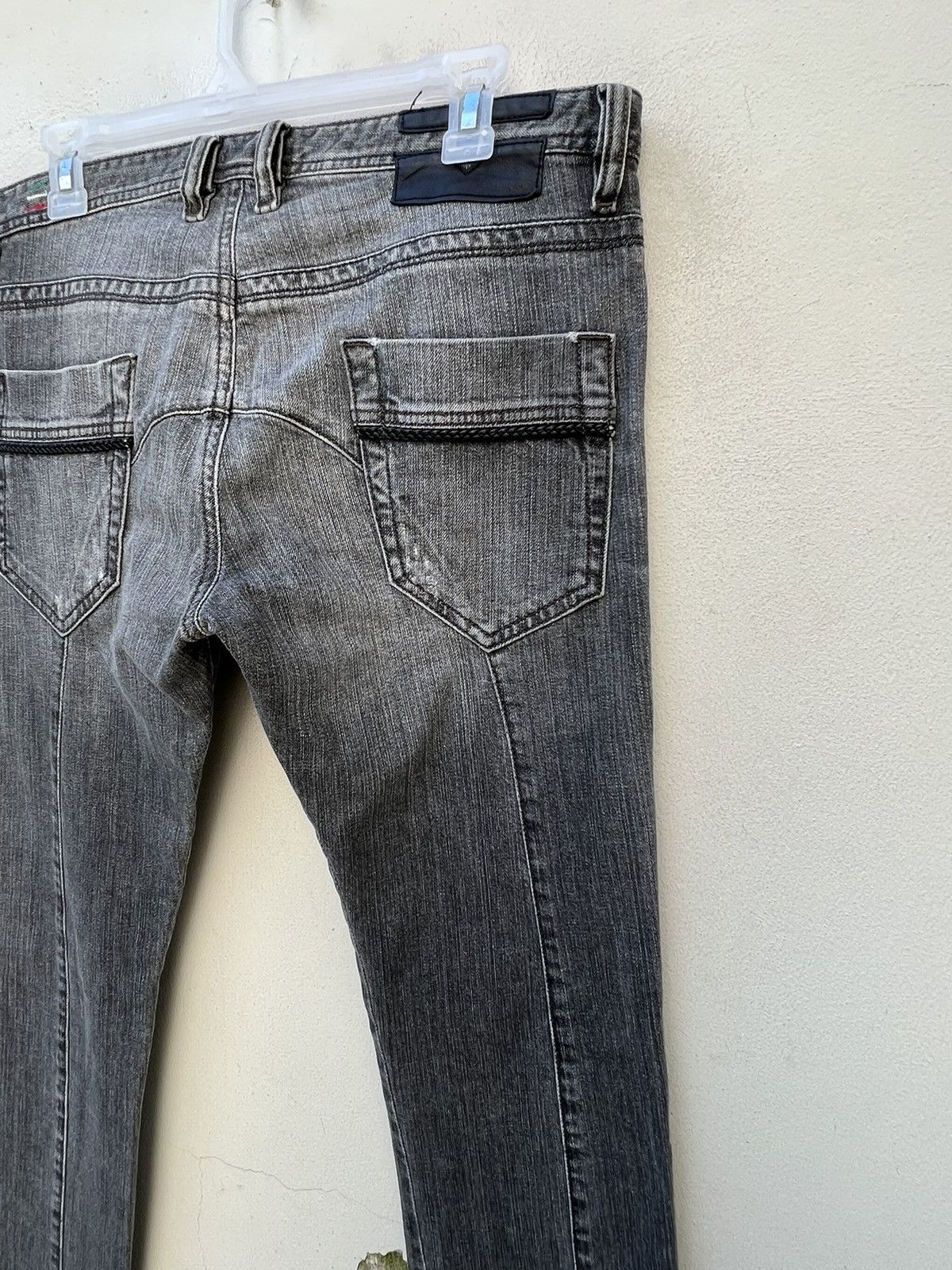 Diesel Vintage Diesel Italy Fade Black Denim THICAR Stretch Jeans Size US 30 / EU 46 - 16 Thumbnail