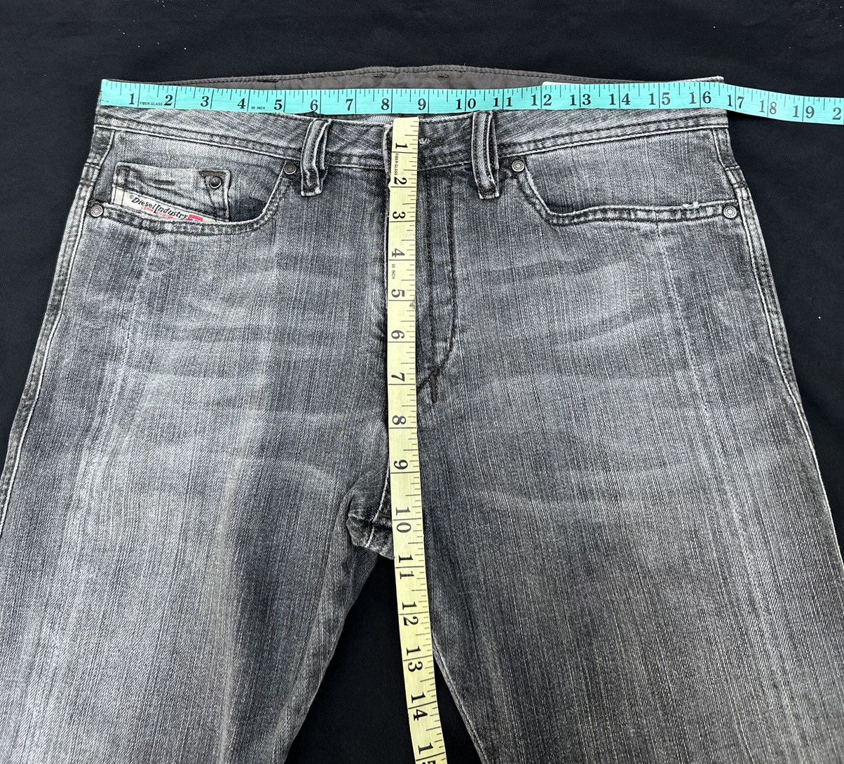 Diesel Vintage Diesel Italy Fade Black Denim THICAR Stretch Jeans Size US 30 / EU 46 - 2 Thumbnail