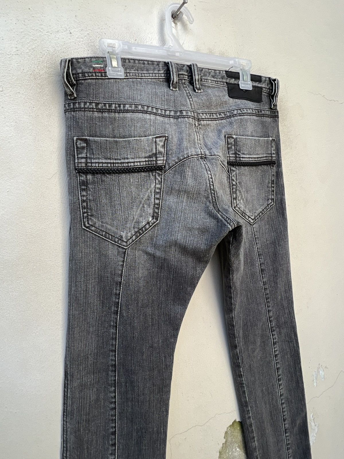 Diesel Vintage Diesel Italy Fade Black Denim THICAR Stretch Jeans Size US 30 / EU 46 - 14 Thumbnail