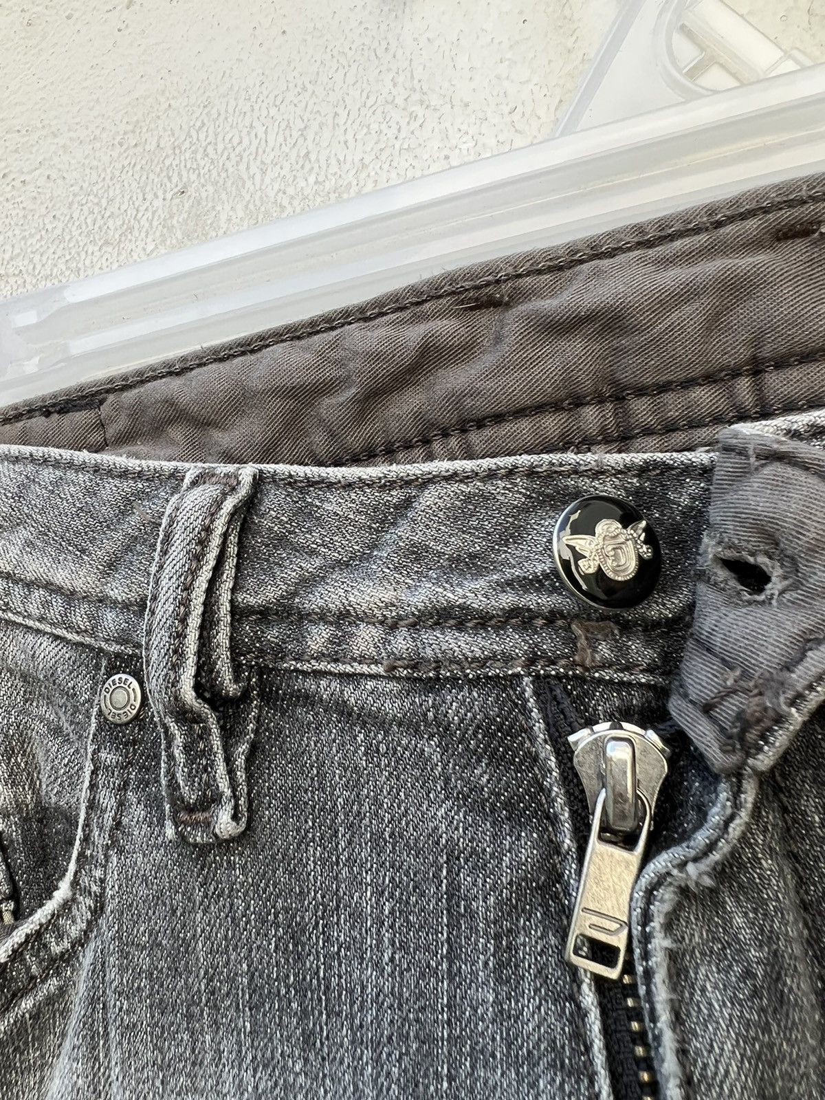 Diesel Vintage Diesel Italy Fade Black Denim THICAR Stretch Jeans Size US 30 / EU 46 - 8 Thumbnail