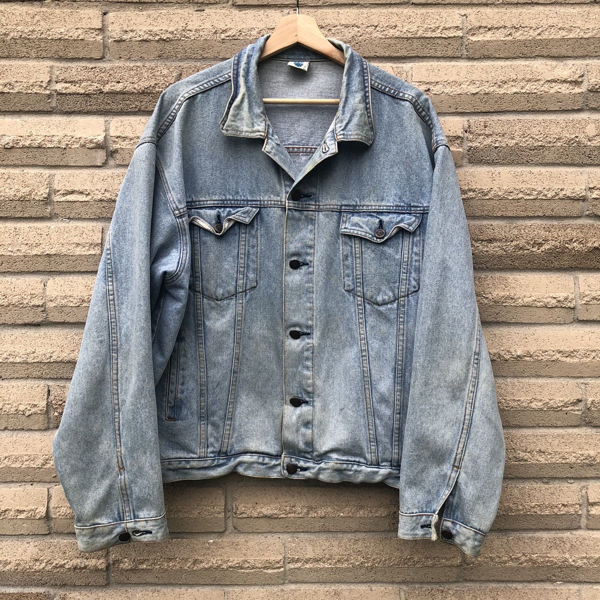 Hard Rock Cafe × Vintage Vintage 90s Hard Rock Cafe Shanghai embroidered jean Jacket Size US XL / EU 56 / 4 - 1 Thumbnail
