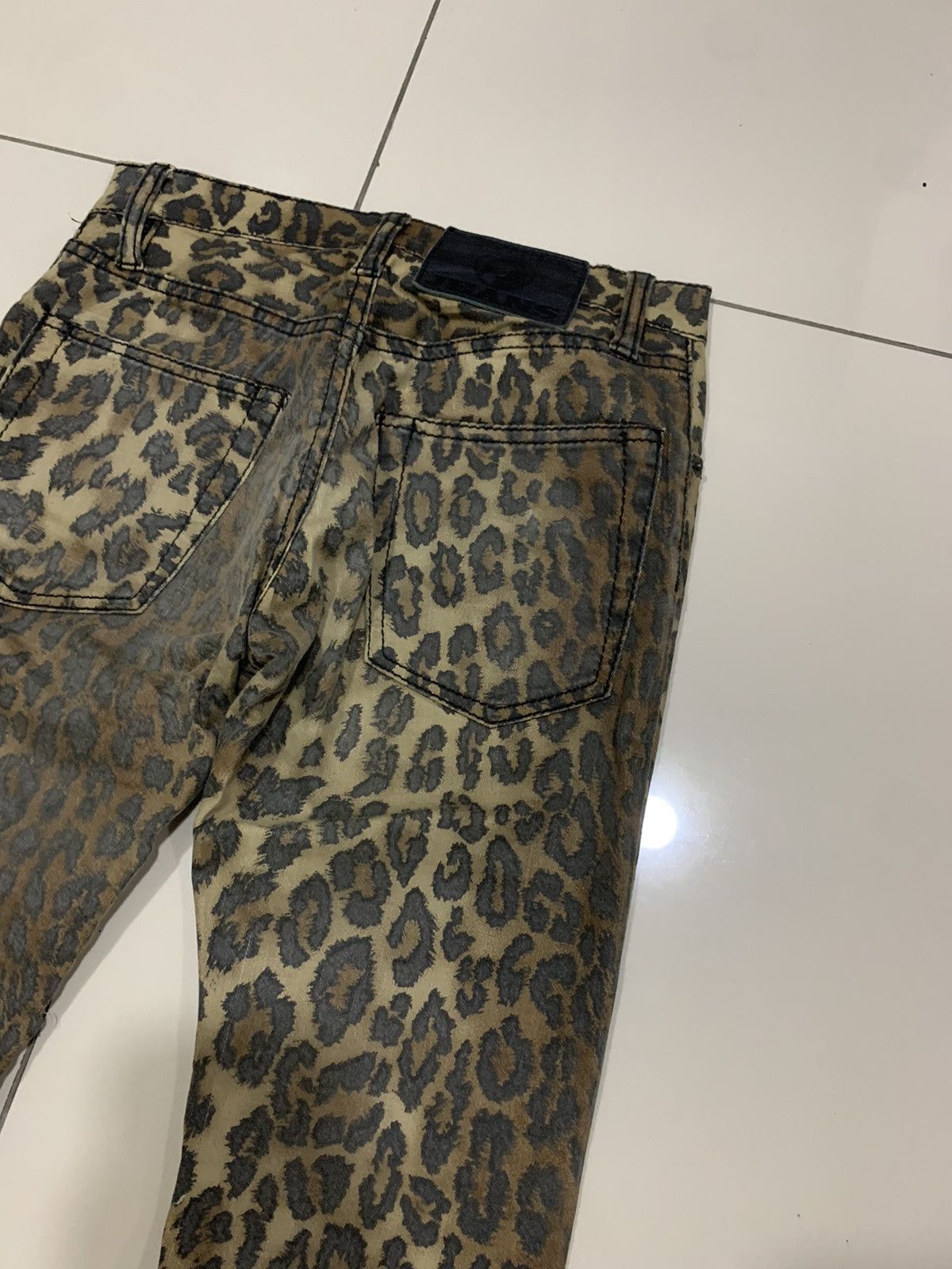 Designer × Hysteric Glamour × Japanese Brand HYSTERIC GLAMOUR CHEETAH MOTIVE DENIM PANTS Size 26" / US 2 / IT 38 - 9 Thumbnail