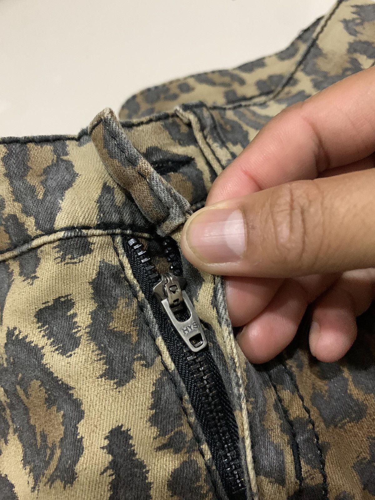 Designer × Hysteric Glamour × Japanese Brand HYSTERIC GLAMOUR CHEETAH MOTIVE DENIM PANTS Size 26" / US 2 / IT 38 - 14 Thumbnail