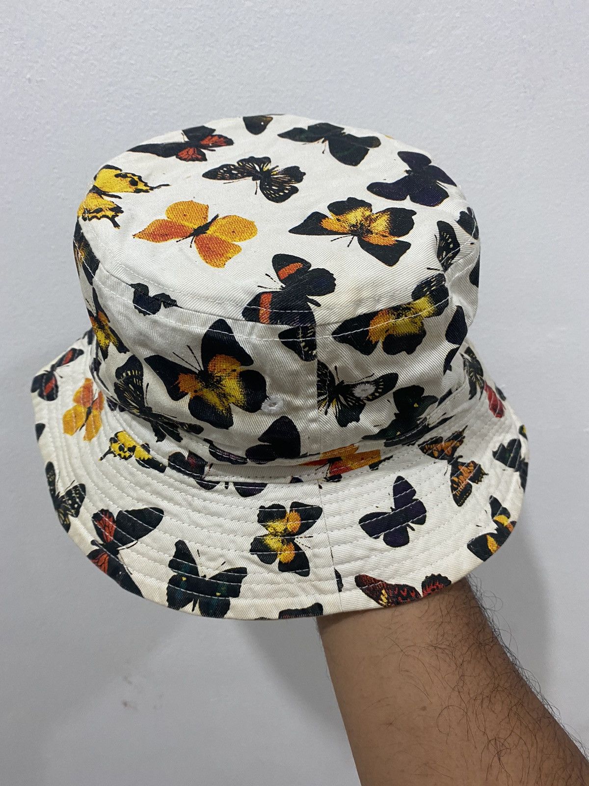 Japanese Brand Butterfly Overprinted Reversible Bucket Hat Size ONE SIZE - 2 Thumbnail