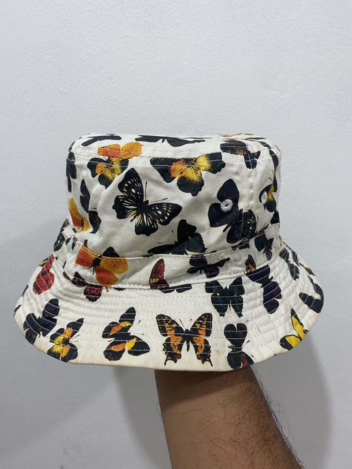Japanese Brand Butterfly Overprinted Reversible Bucket Hat Size ONE SIZE - 4 Thumbnail