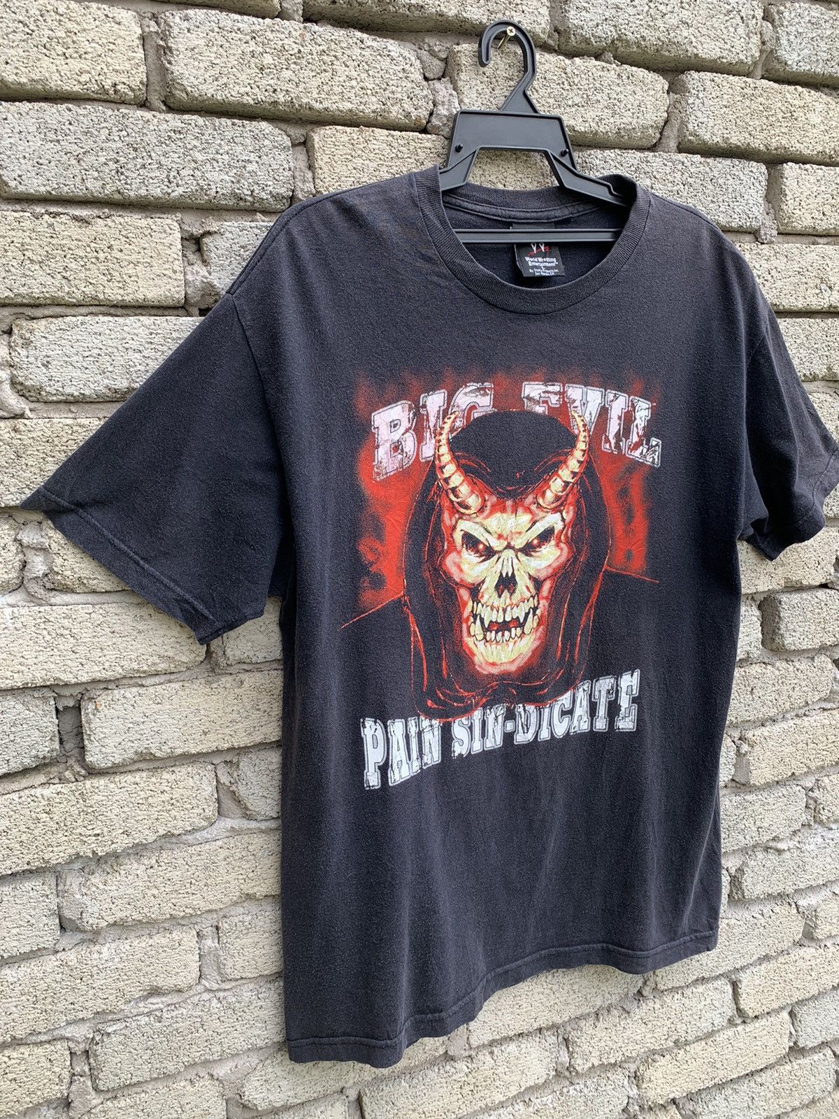 Vintage Vintage Big Evil Pain Sin-Dicate WWE T Shirt Size US L / EU 52-54 / 3 - 3 Thumbnail