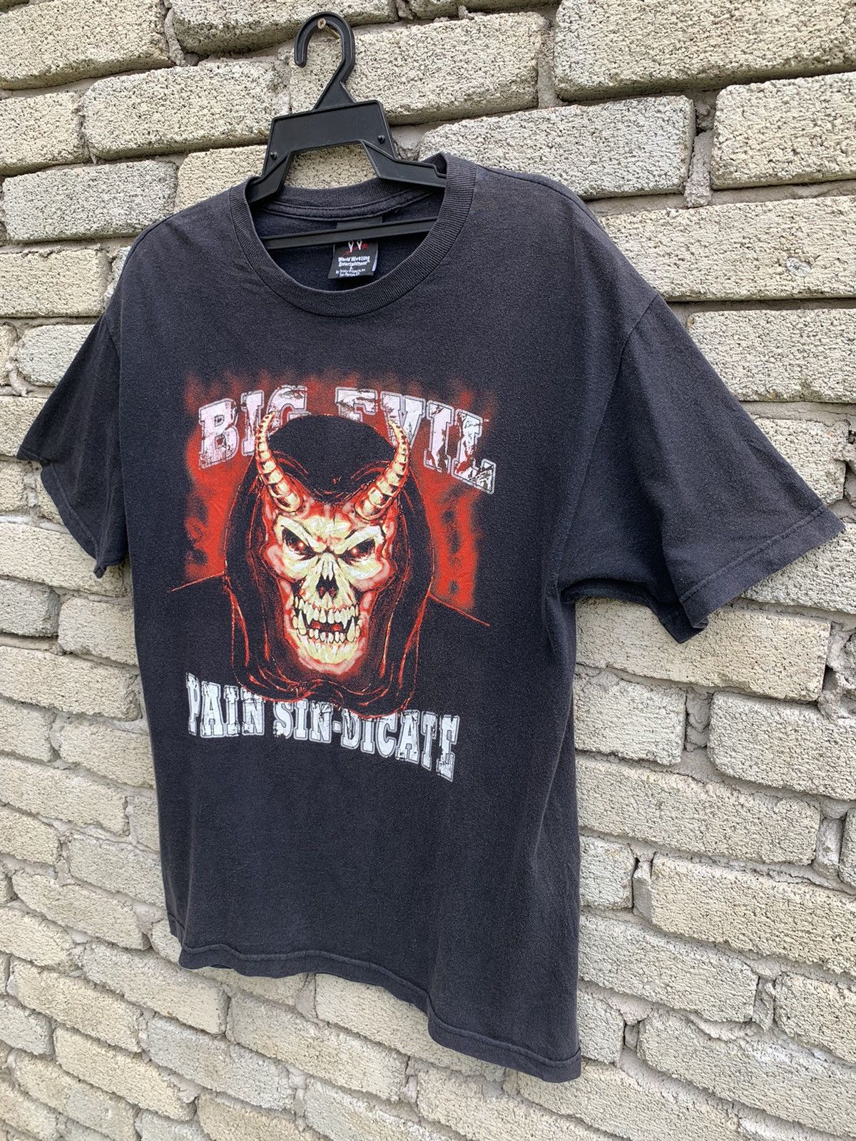 Vintage Vintage Big Evil Pain Sin-Dicate WWE T Shirt Size US L / EU 52-54 / 3 - 4 Thumbnail