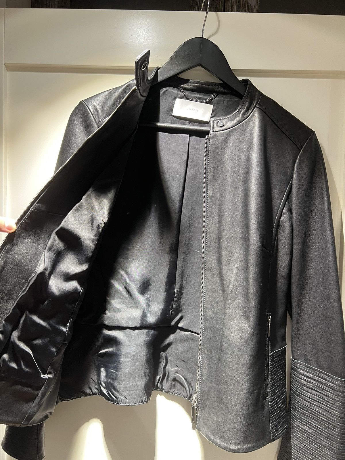 Hugo Boss Hugo Boss Leather Jacket, Bomber Size M / US 6-8 / IT 42-44 - 5 Thumbnail
