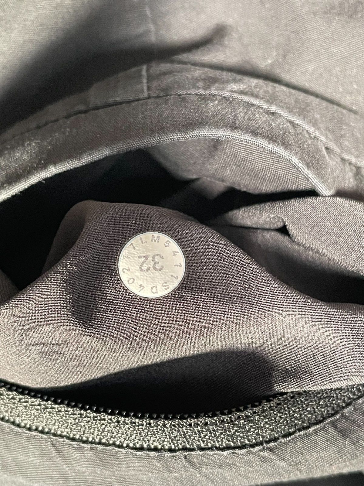 Lululemon Lululemon commission pant slims Size US 32 / EU 48 - 10 Thumbnail