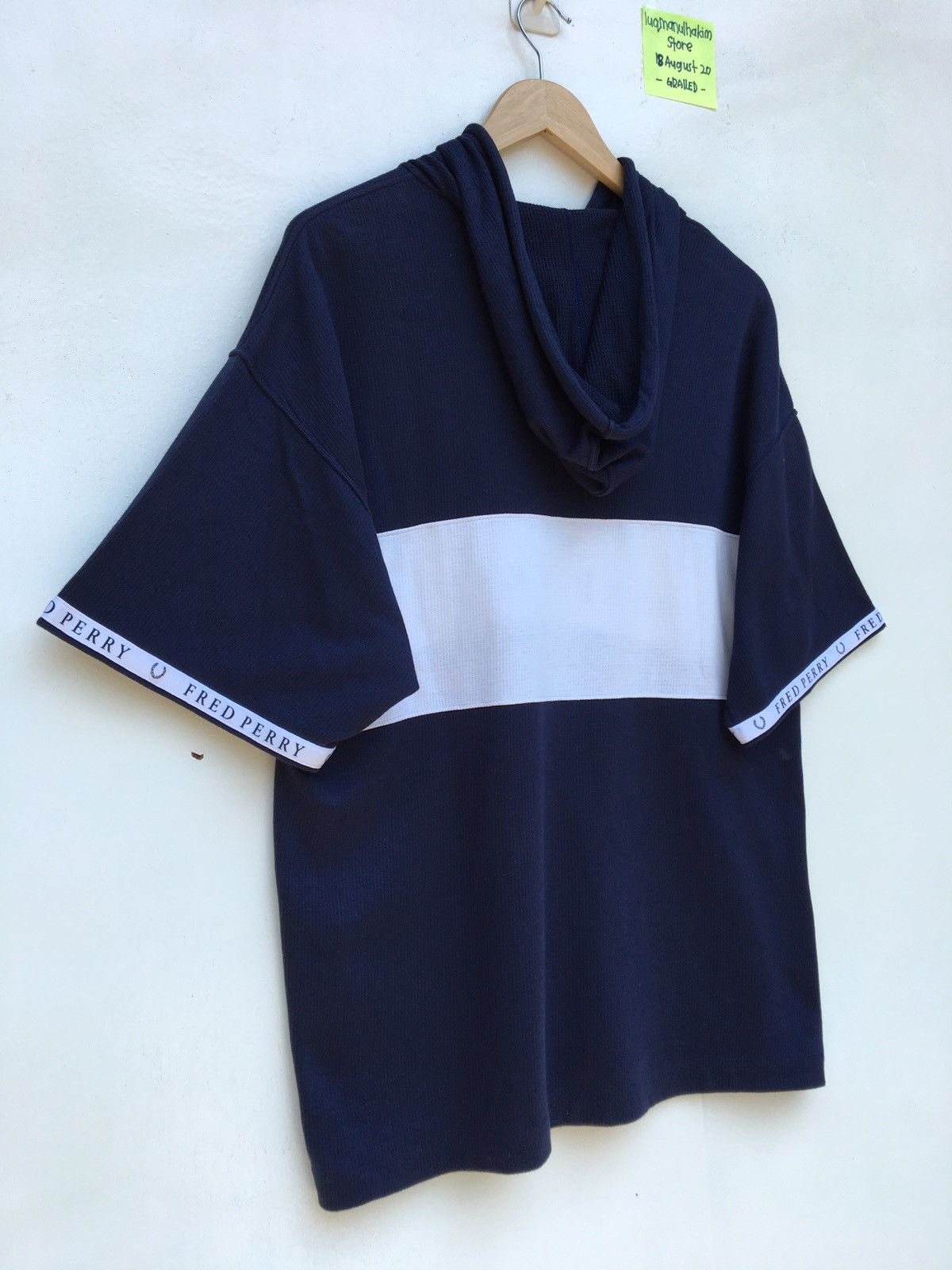 Fred Perry Shortsleeved Fred Perry Hoodie with Big Logo Size US M / EU 48-50 / 2 - 16 Thumbnail