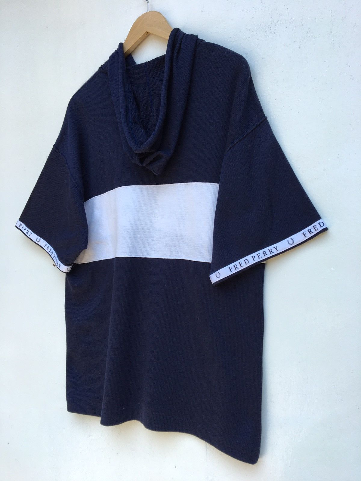 Fred Perry Shortsleeved Fred Perry Hoodie with Big Logo Size US M / EU 48-50 / 2 - 17 Thumbnail