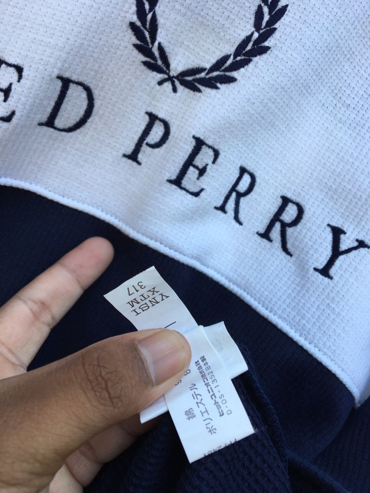 Fred Perry Shortsleeved Fred Perry Hoodie with Big Logo Size US M / EU 48-50 / 2 - 14 Thumbnail