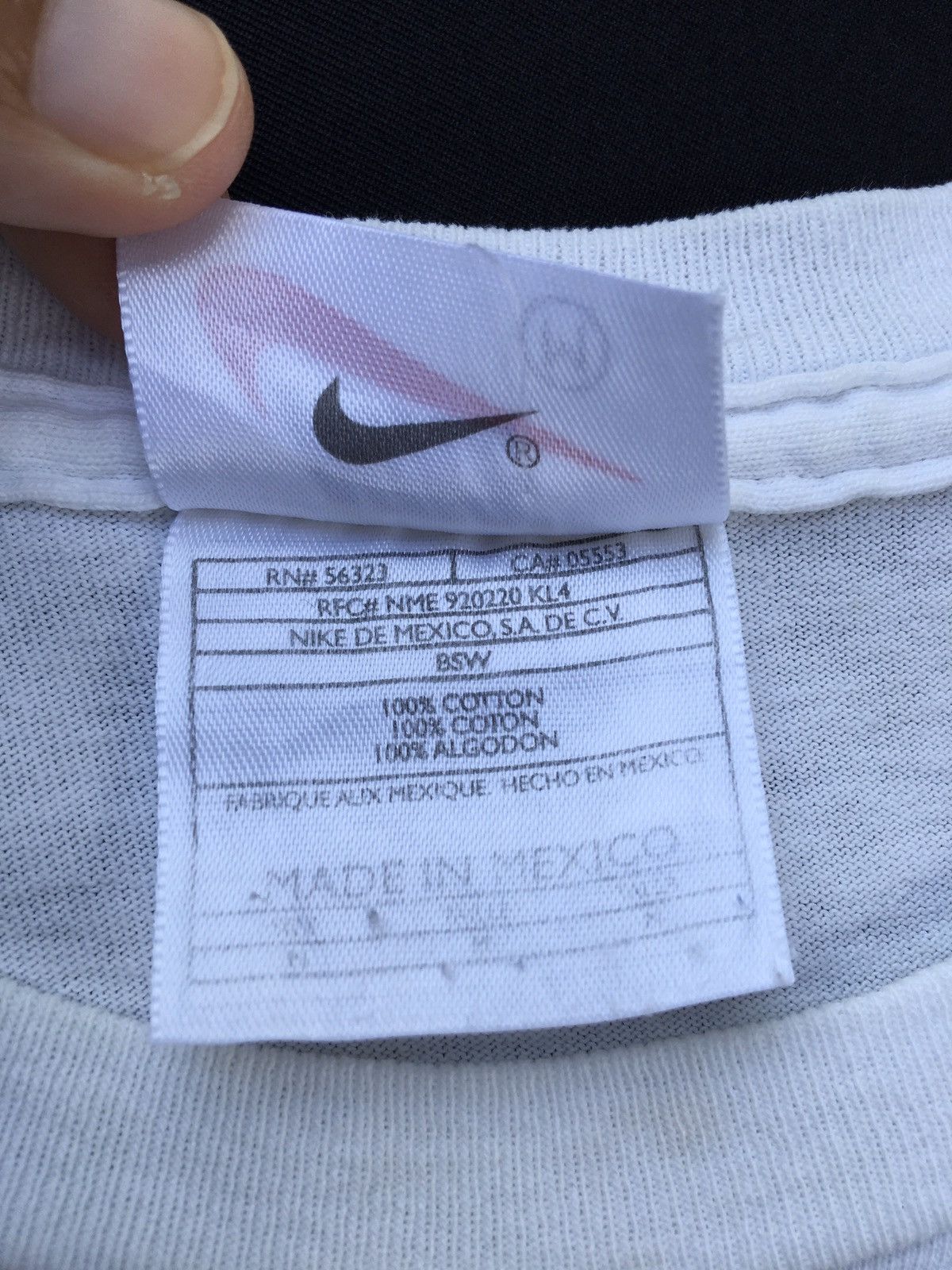 Nike Vintage 90s Nike Small Swoosh Logo Tshirt Size US S / EU 44-46 / 1 - 7 Thumbnail