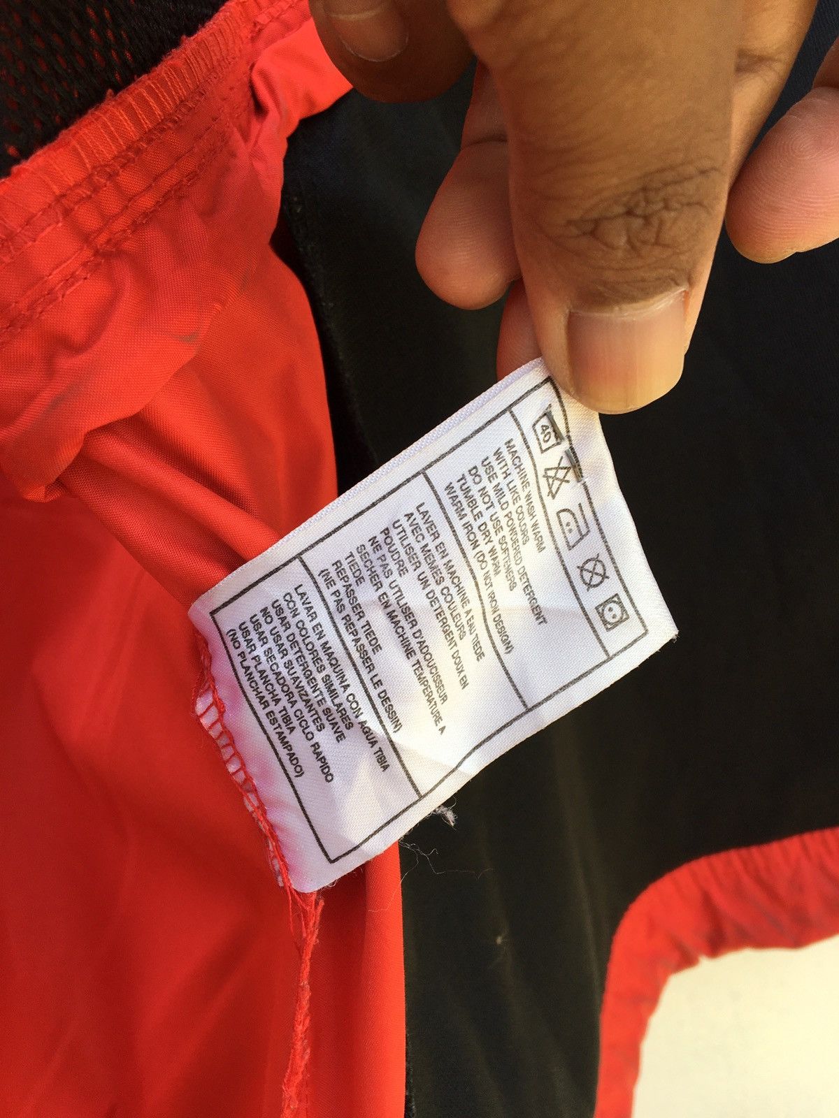 Nike NIKE ACG WindbreakerJacket 90' Streetwear Jacket Size US L / EU 52-54 / 3 - 21 Thumbnail