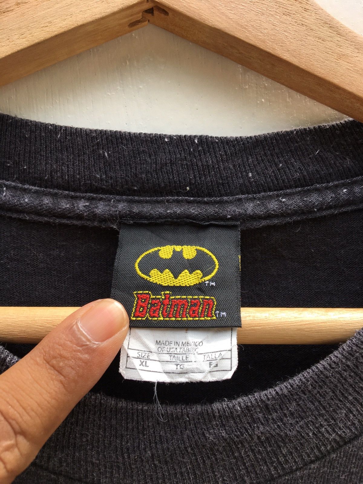 DC Comics Vintage 90s Batman Logo x DC Comics Tshirt Size US S / EU 44-46 / 1 - 6 Thumbnail