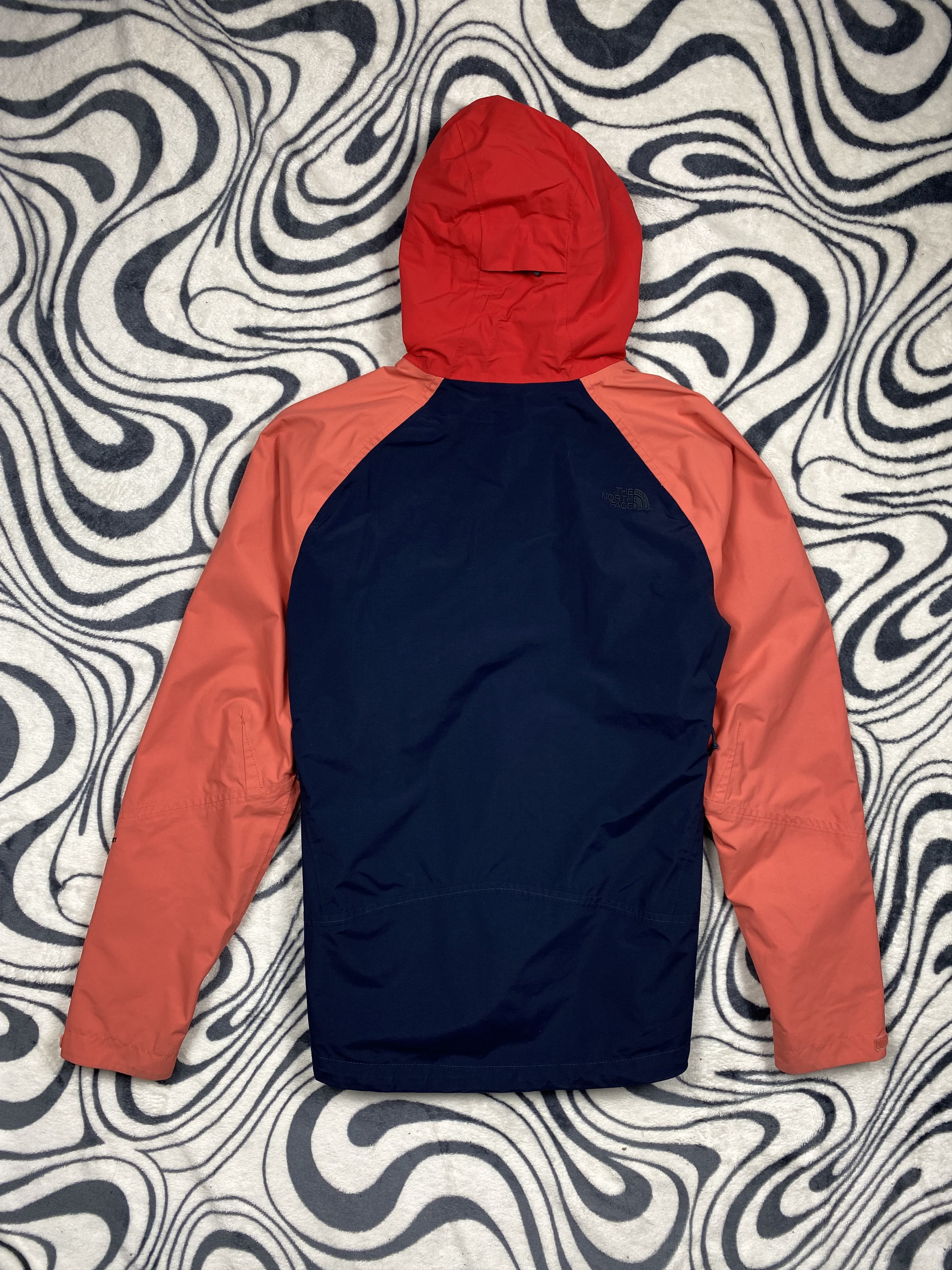 The North Face × Vintage The North Face HyVent WMNS Waterproof Jacket TNF Size M / US 6-8 / IT 42-44 - 8 Thumbnail