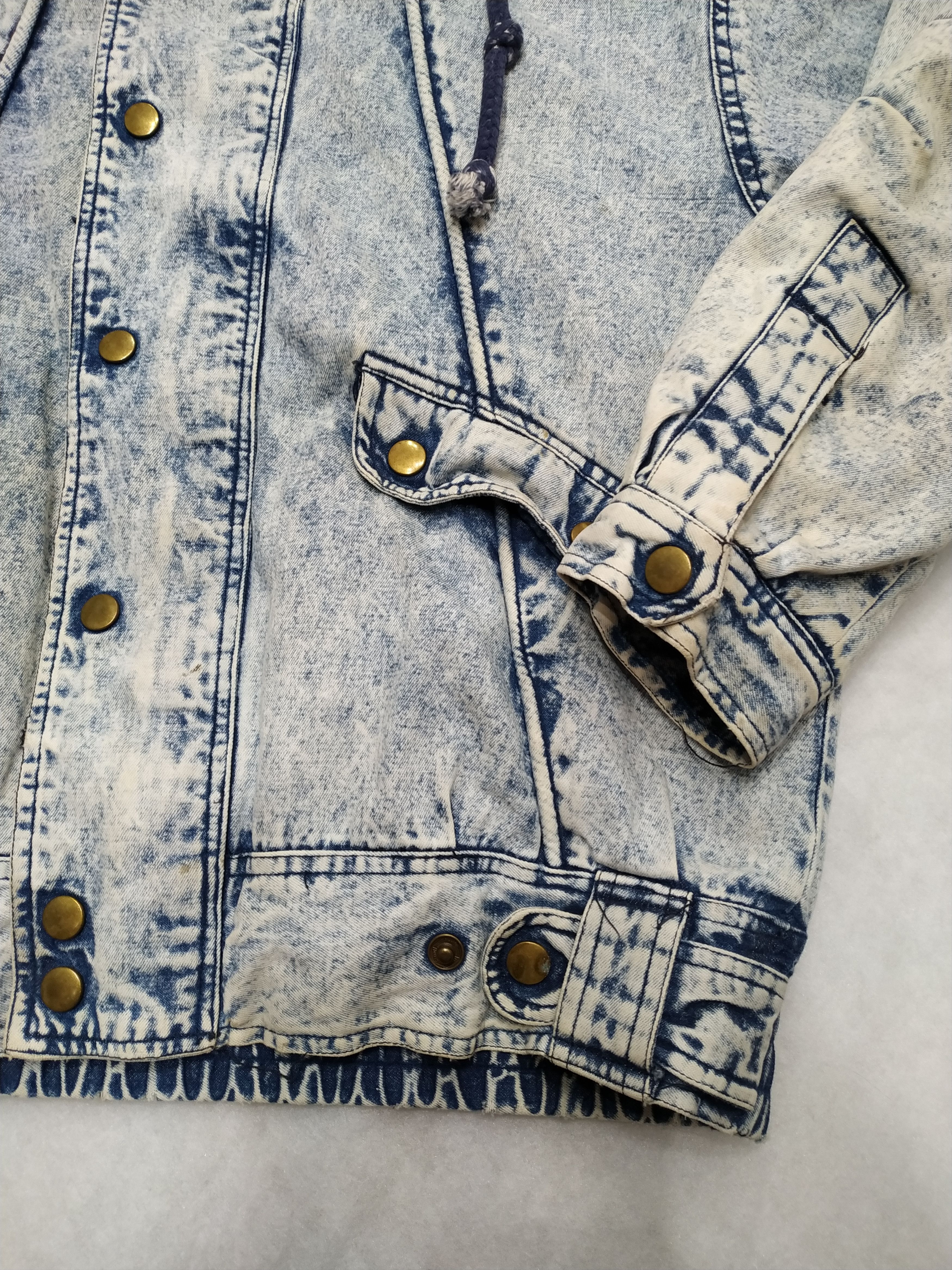 Vintage Insulated denim jacket acid washed M size Young life creator Size US M / EU 48-50 / 2 - 6 Thumbnail