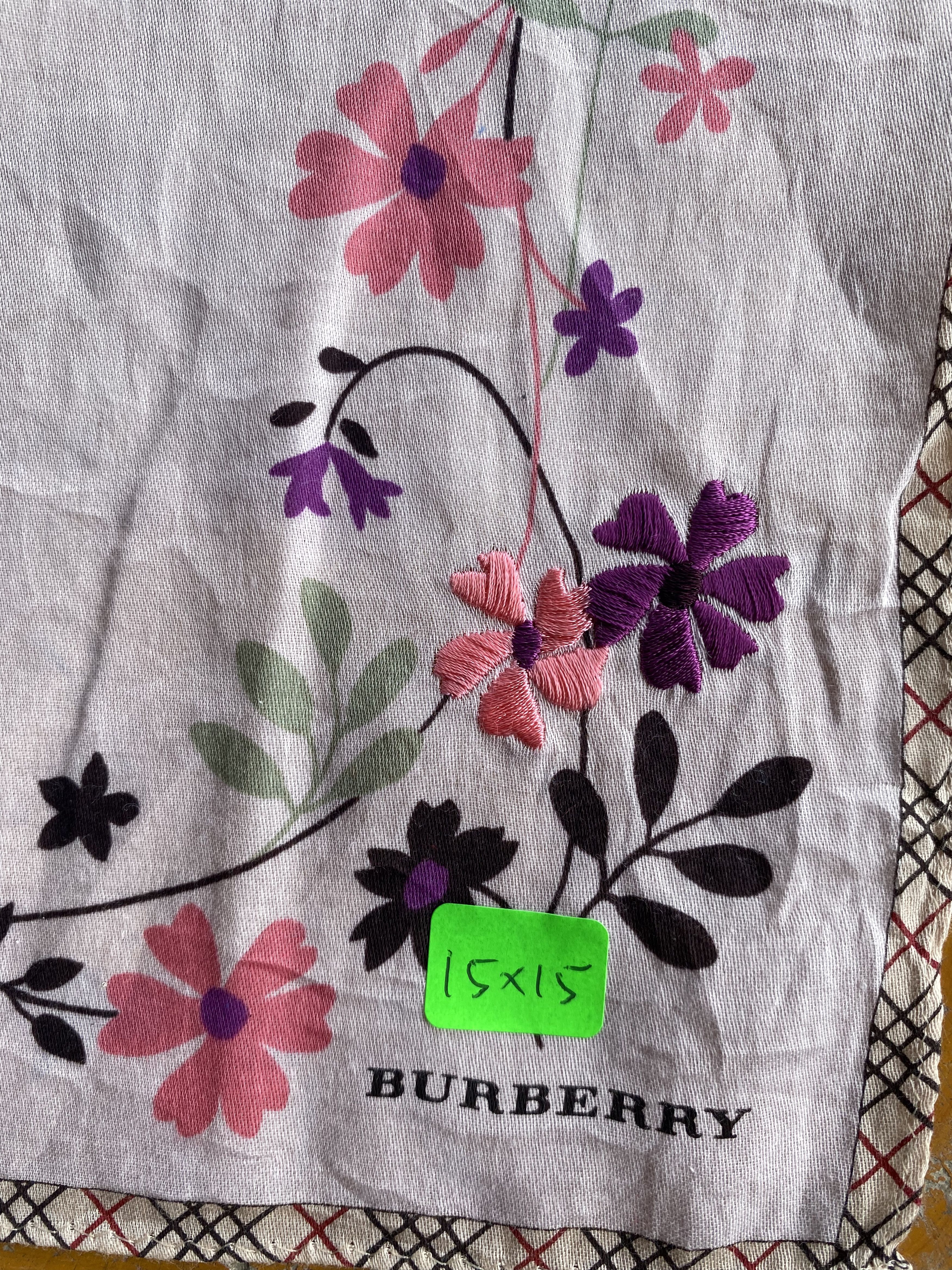 Burberry Handky Burberry fullprint Flower Handkerchief bandana Size ONE SIZE - 3 Thumbnail