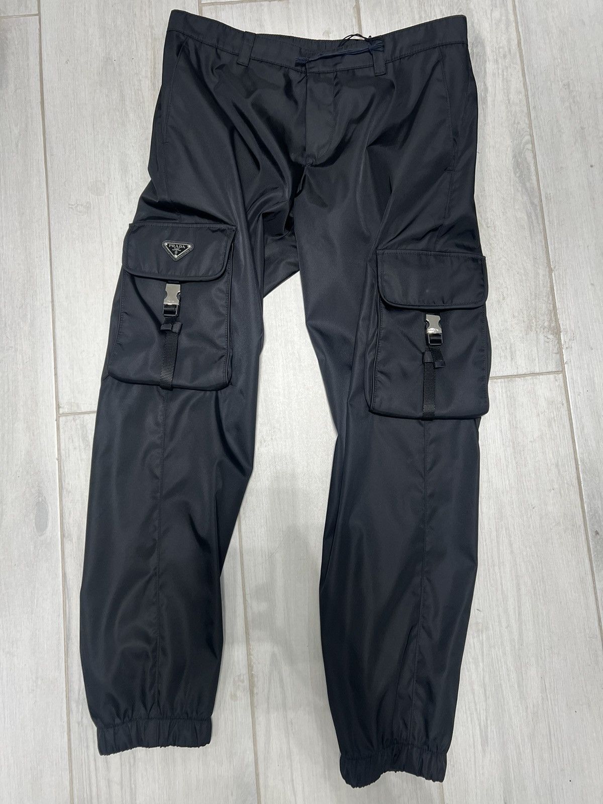 パンツ 26J PRADA /90s archive nylon zip cargo Prada Sport Nylon Bondage Strap Belted Cargo Pants Archive