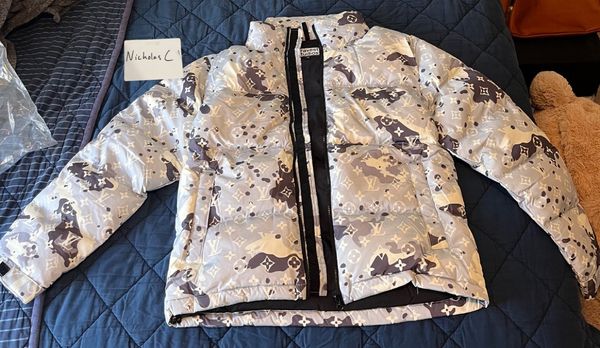 Size Large Bravest Studios Louis Camo Puffer. Jacket