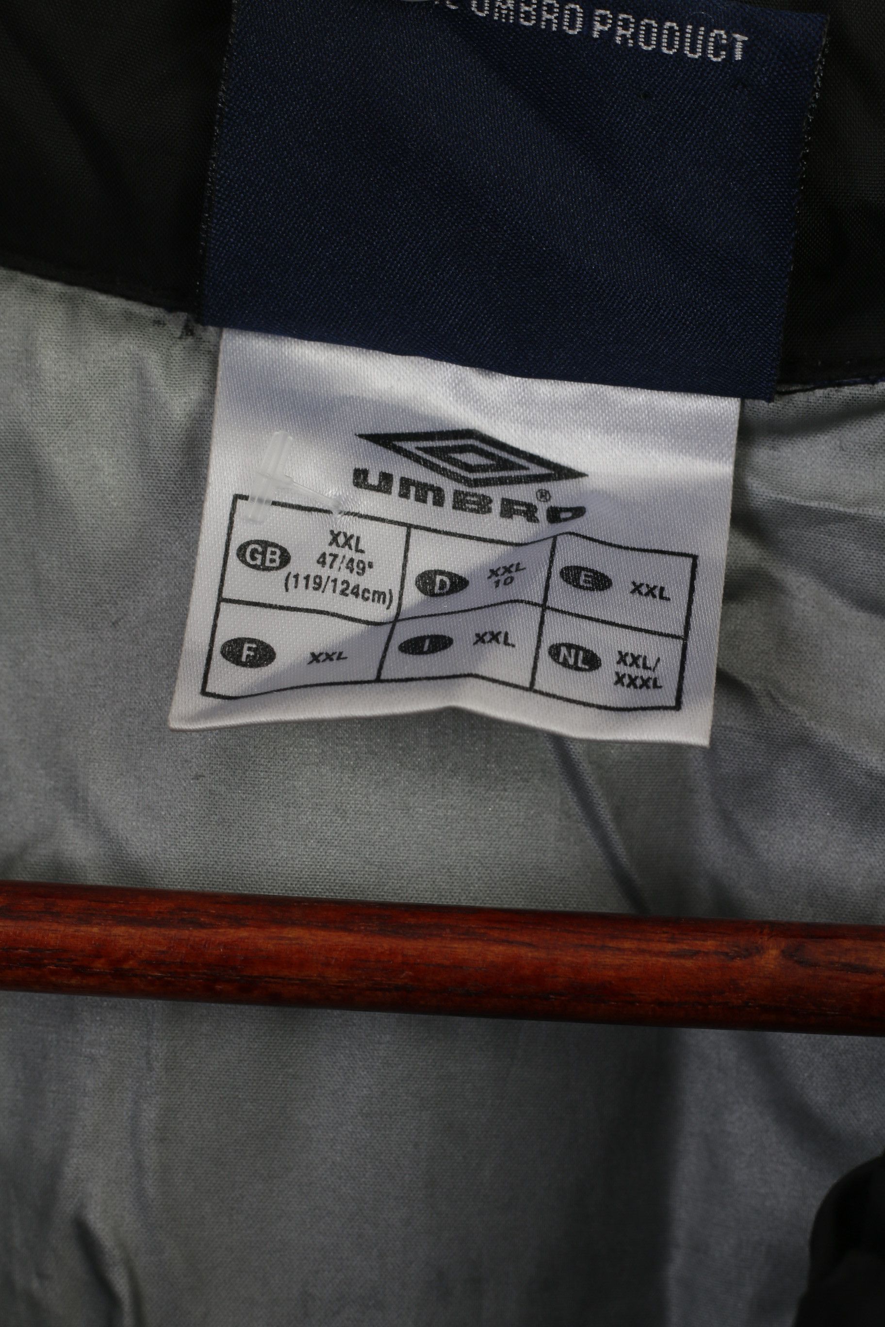 Umbro × Vintage Umbro Men XXL Jacket Black Nylon Waterproof 6796 Size US XXL / EU 58 / 5 - 4 Thumbnail