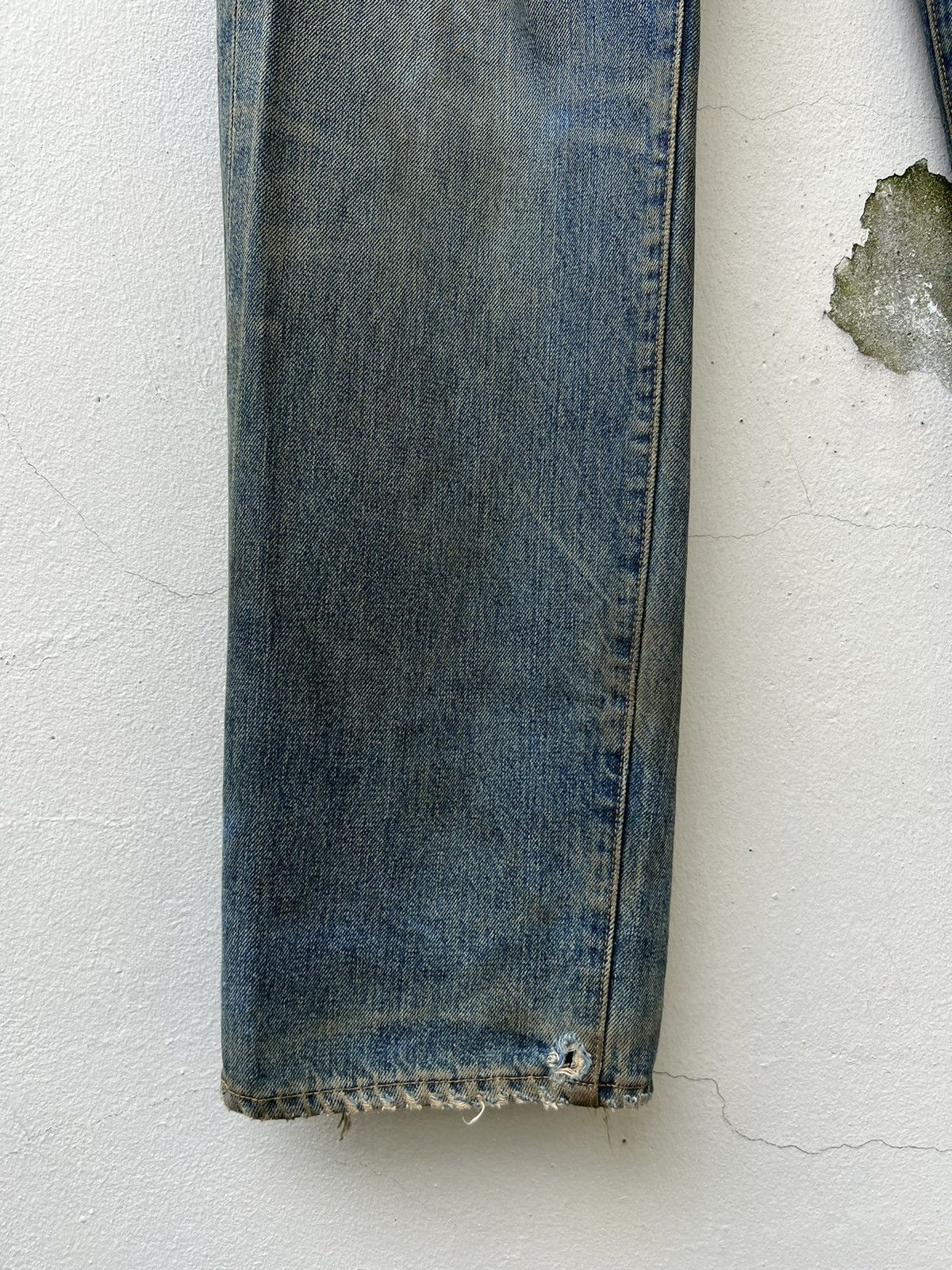 Levi's Vintage Clothing 1998 LVC Levi’s 501 XX Selvedge Denim Dirty Trashed Jeans Size US 32 / EU 48 - 10 Thumbnail