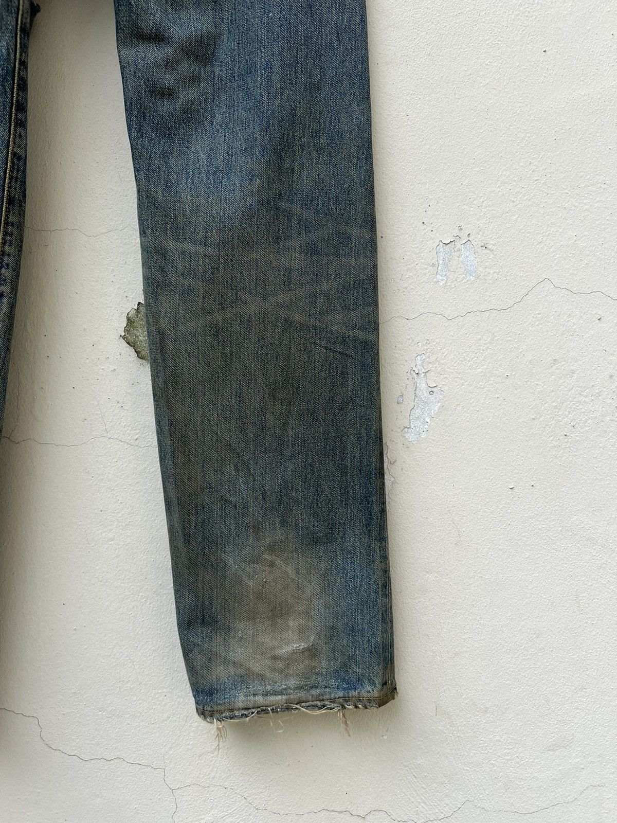 Levi's Vintage Clothing 1998 LVC Levi’s 501 XX Selvedge Denim Dirty Trashed Jeans Size US 32 / EU 48 - 20 Thumbnail