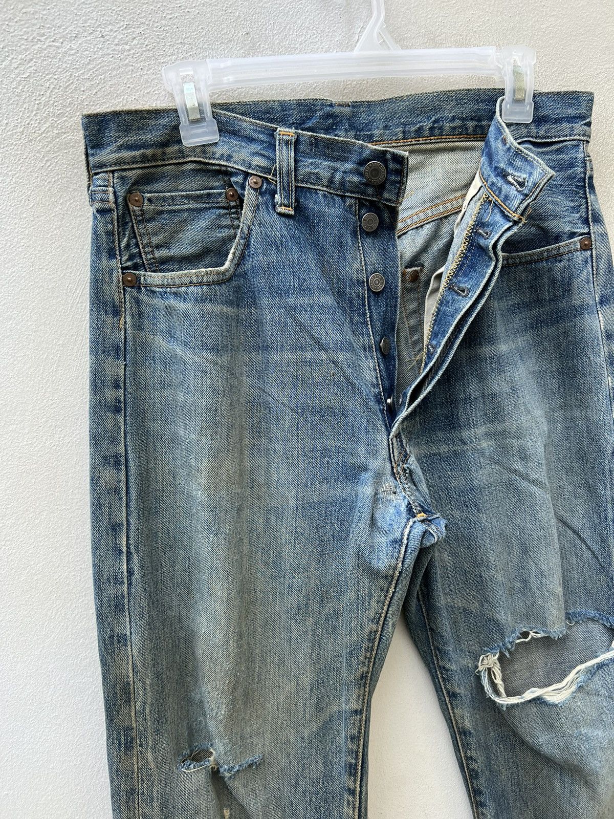 Levi's Vintage Clothing 1998 LVC Levi’s 501 XX Selvedge Denim Dirty Trashed Jeans Size US 32 / EU 48 - 8 Thumbnail
