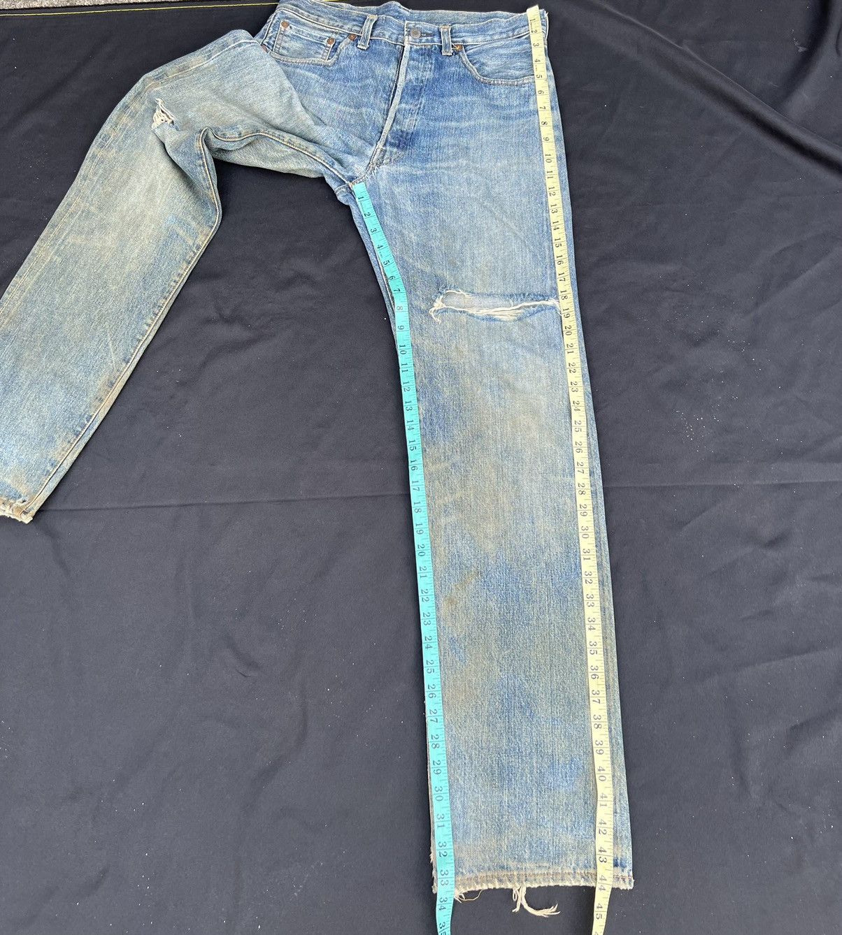 Levi's Vintage Clothing 1998 LVC Levi’s 501 XX Selvedge Denim Dirty Trashed Jeans Size US 32 / EU 48 - 4 Thumbnail