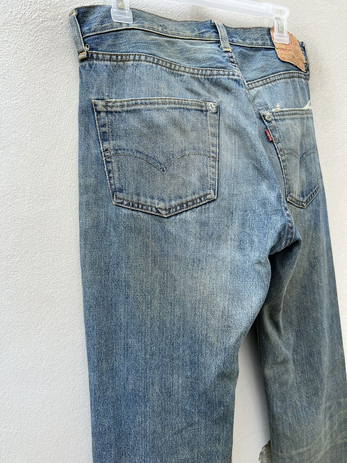 Levi's Vintage Clothing 1998 LVC Levi’s 501 XX Selvedge Denim Dirty Trashed Jeans Size US 32 / EU 48 - 16 Thumbnail